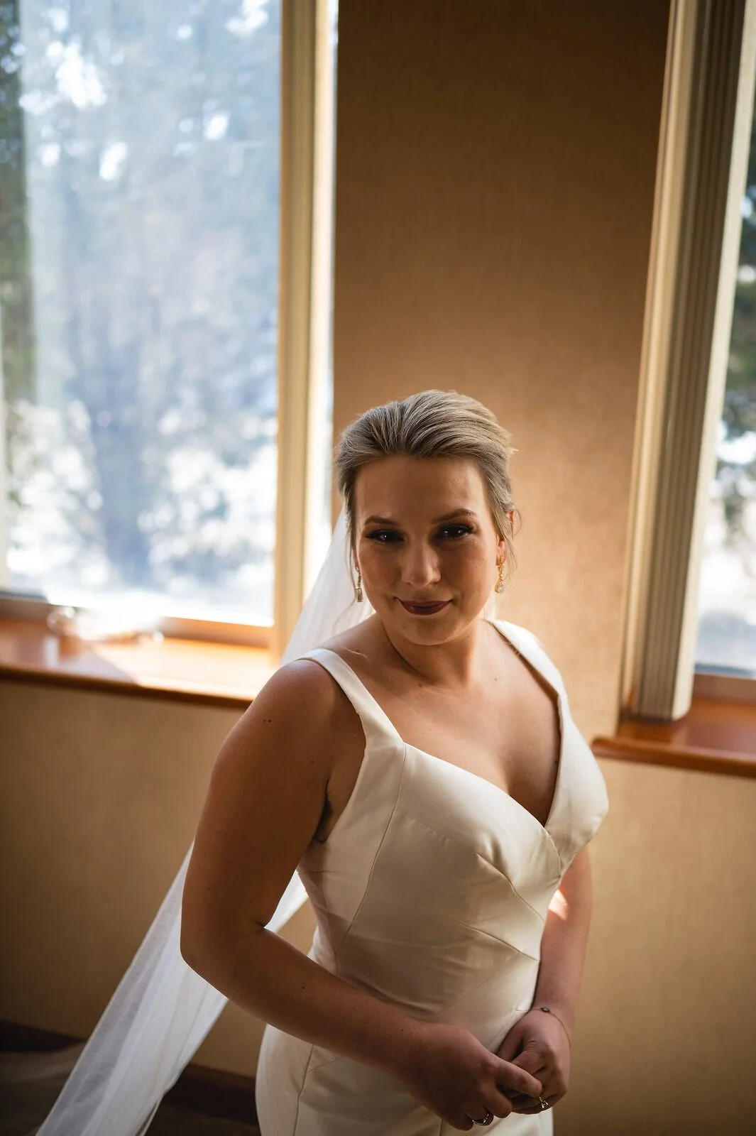 strike-bridal-bar-real-bride-blog-zoe-ryan-milwaukee-wedding-reese-private-collection-dress-9