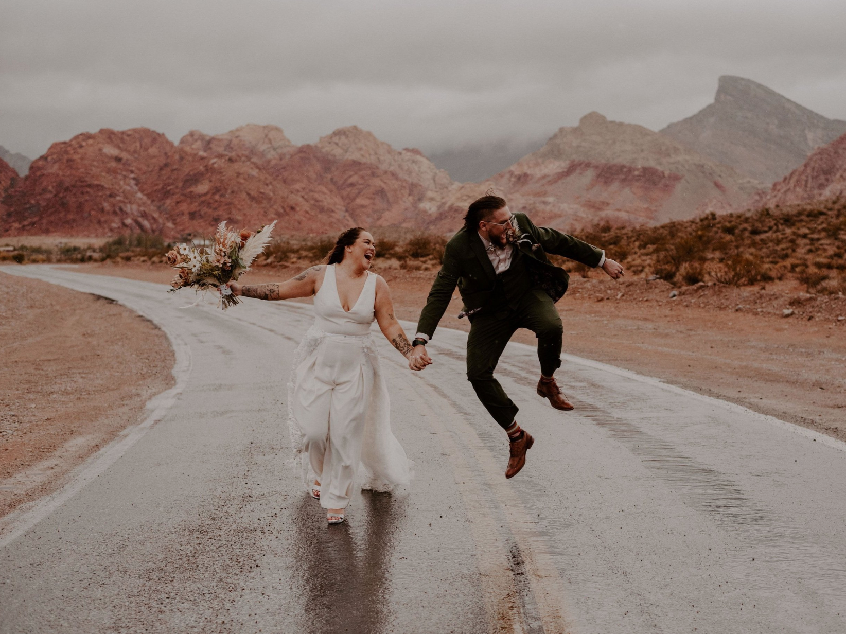 Milwaukee-wisconsin-strike-bridal-bar-amsale-raven-wedding-dress-40