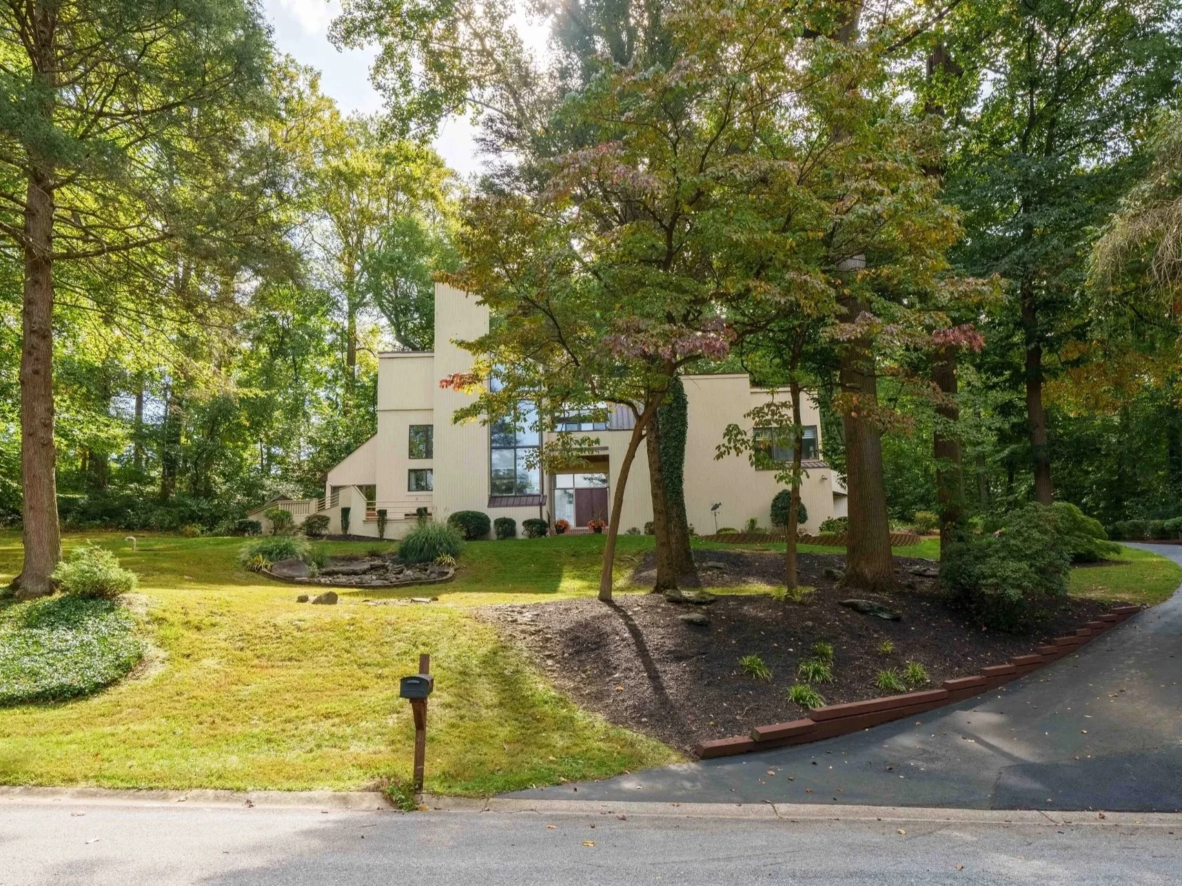 Unique, contemporary house in Breidablik neighborhood in Greenville, Delaware