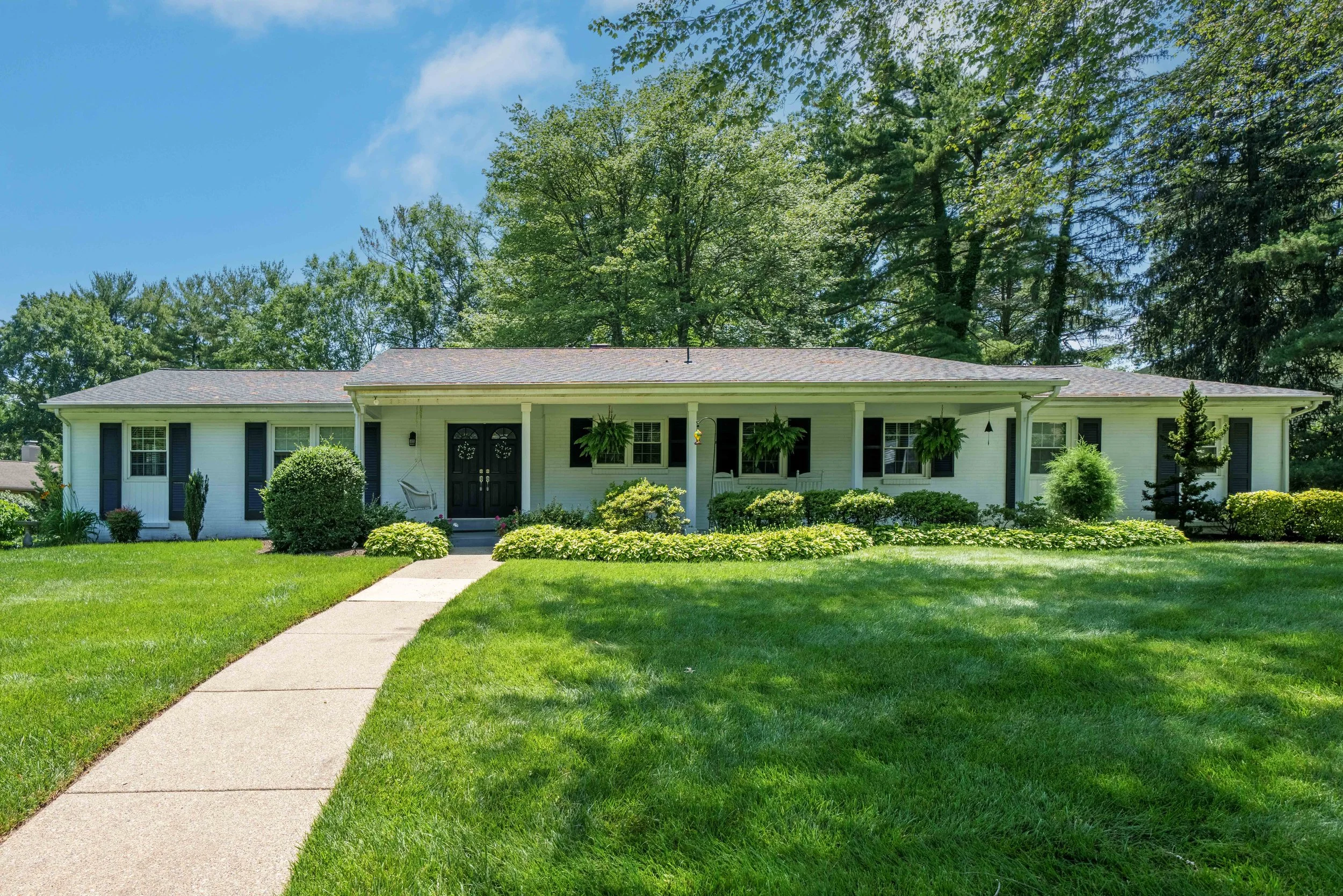 Beautiful curb appeal, single story home in Rockwood Hills in Wilmington, Delaware