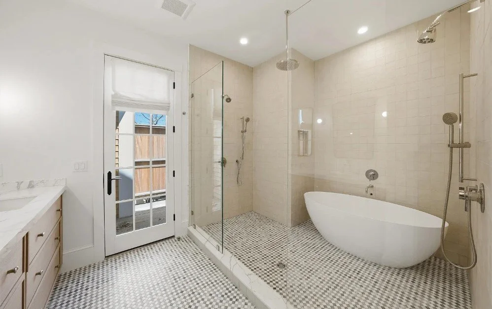 Master Bath 01.jpg