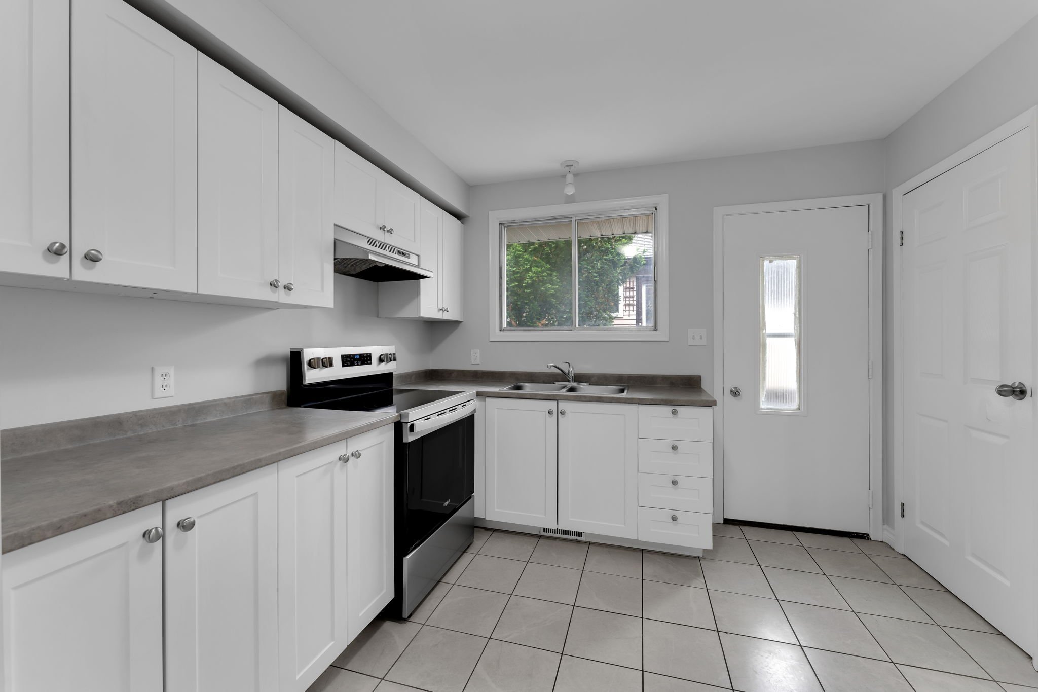 11-web-or-mls-9-rockford-pl-1.jpg