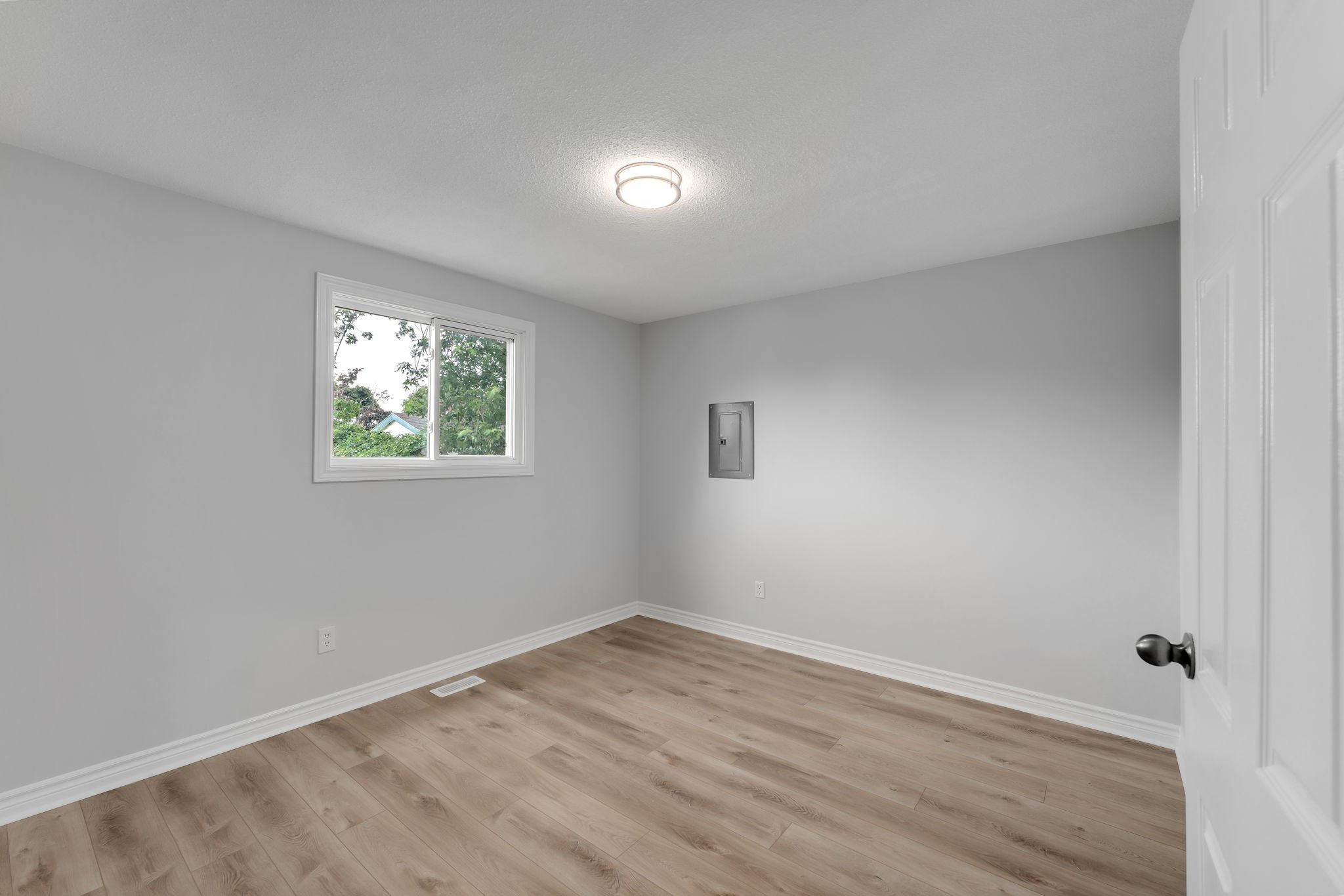 1-web-or-mls-9-rockford-pl-1.jpg