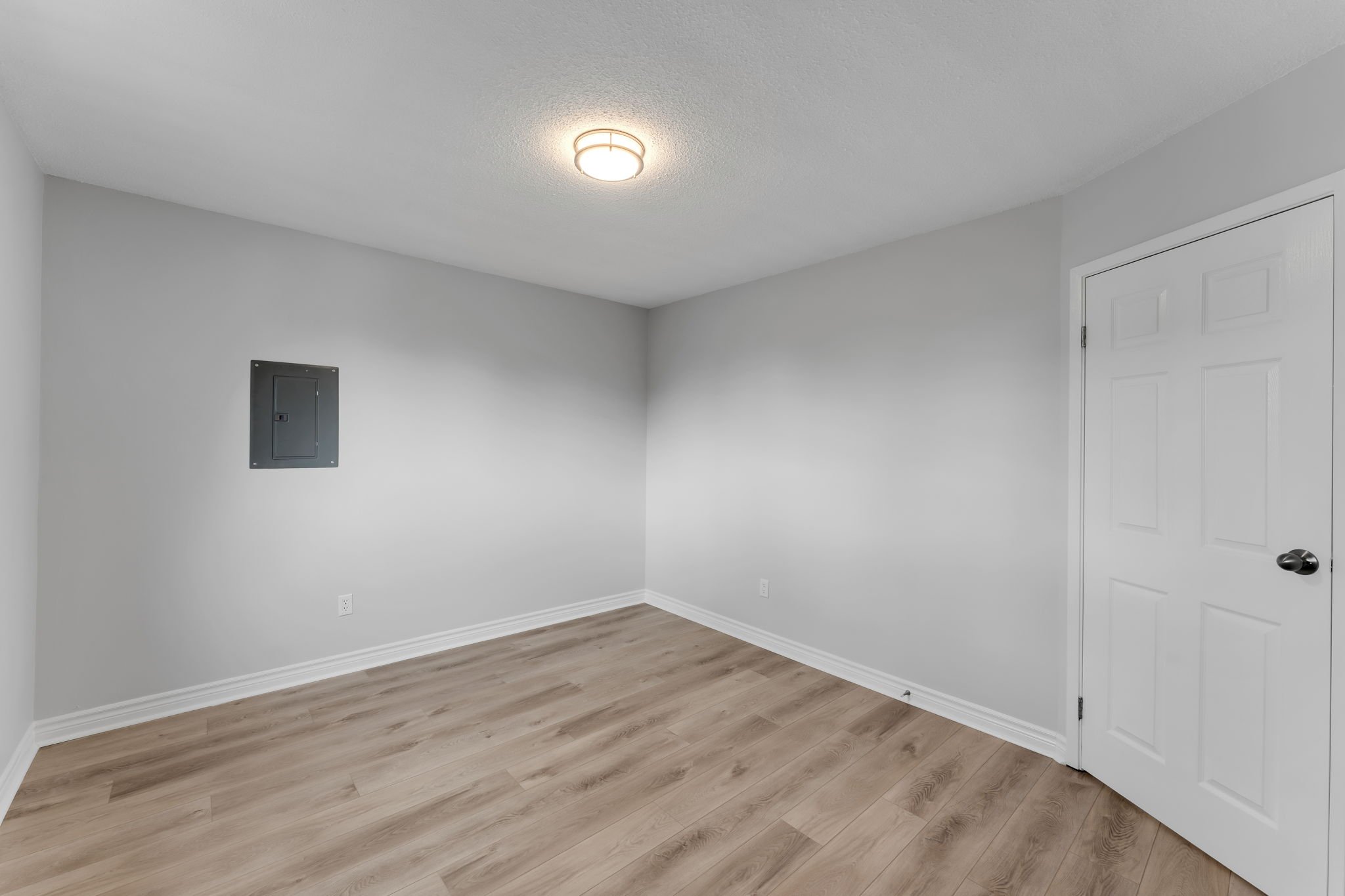 3-web-or-mls-9-rockford-pl-1.jpg