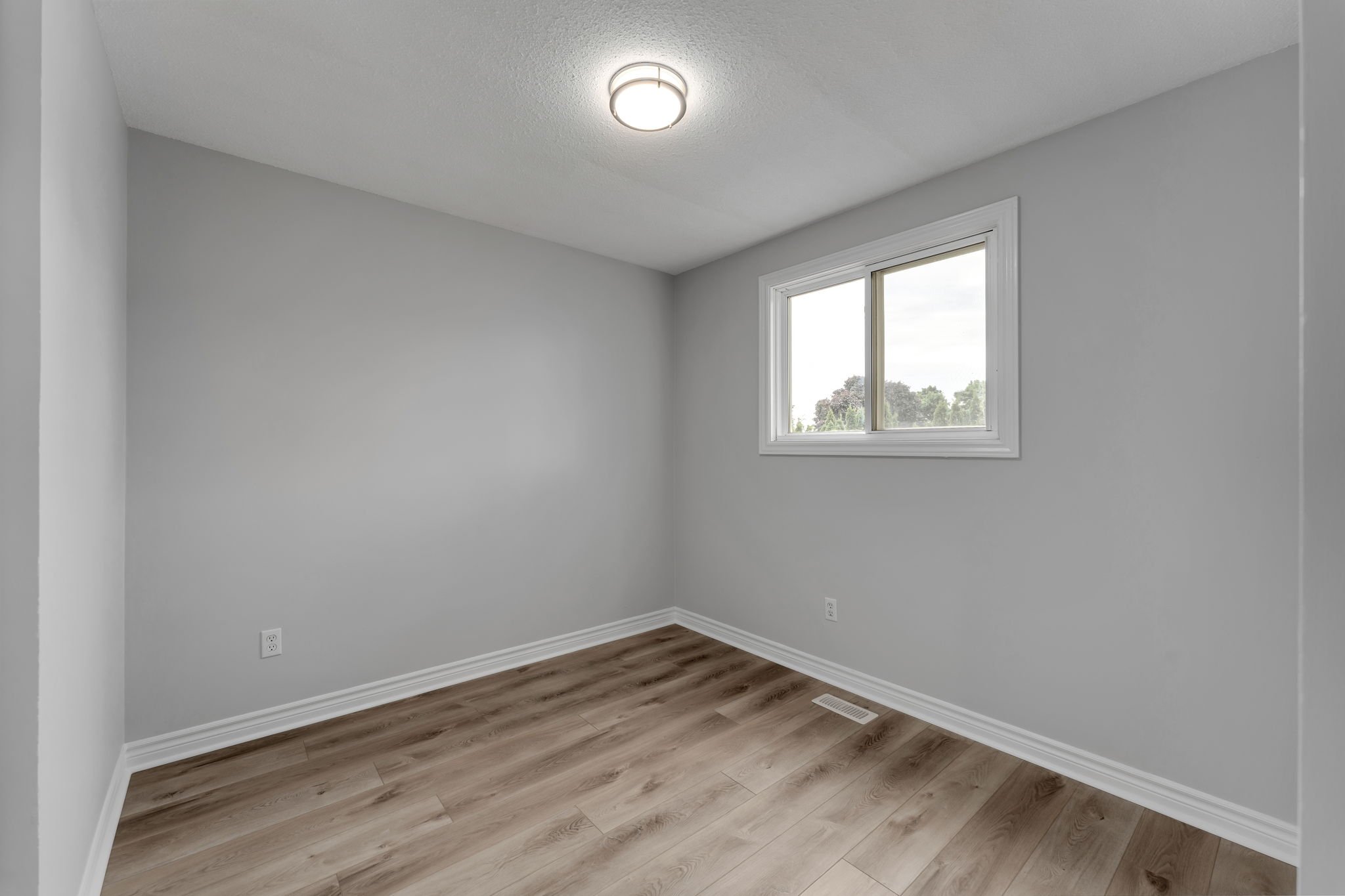 16-web-or-mls-9-rockford-pl-1.jpg