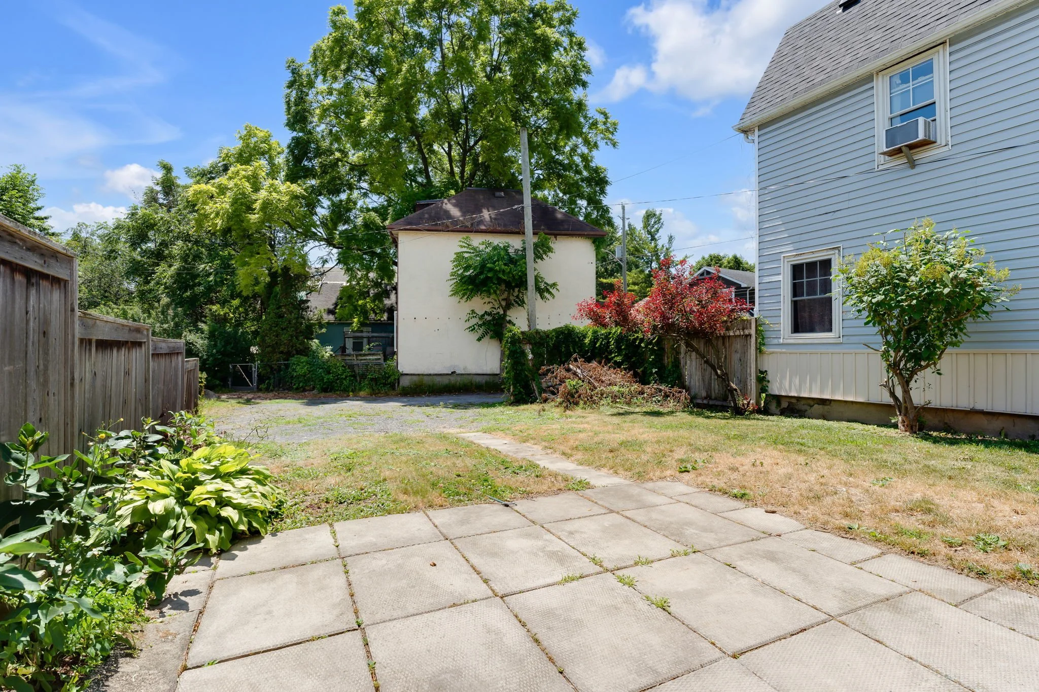 6-web-or-mls-218-york-st.jpg