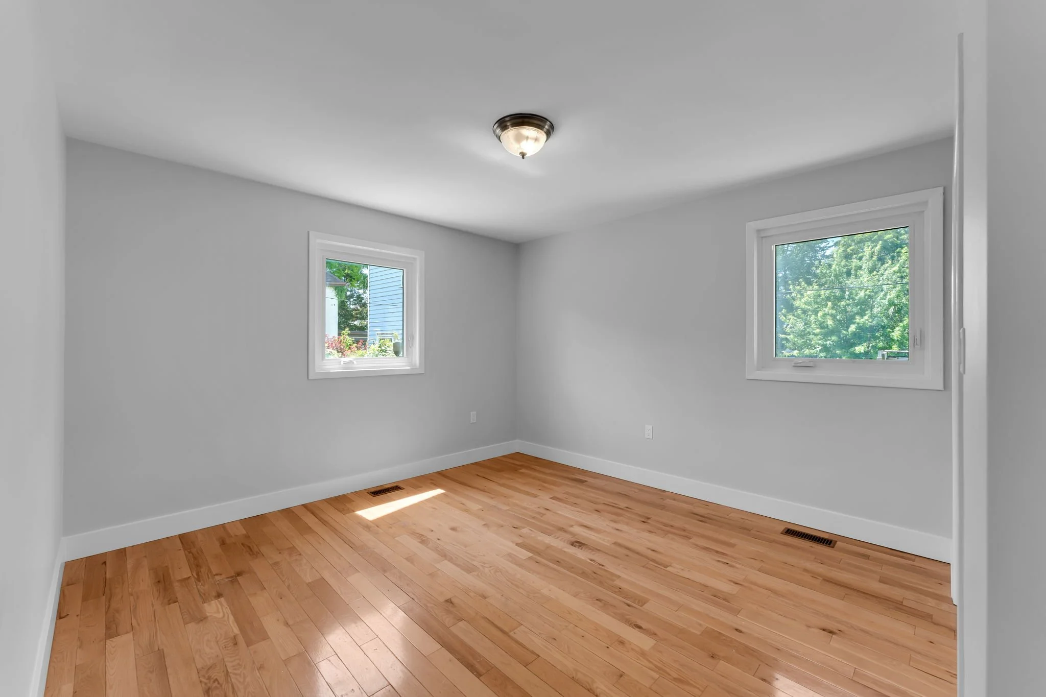 7-web-or-mls-218-york-st.jpg