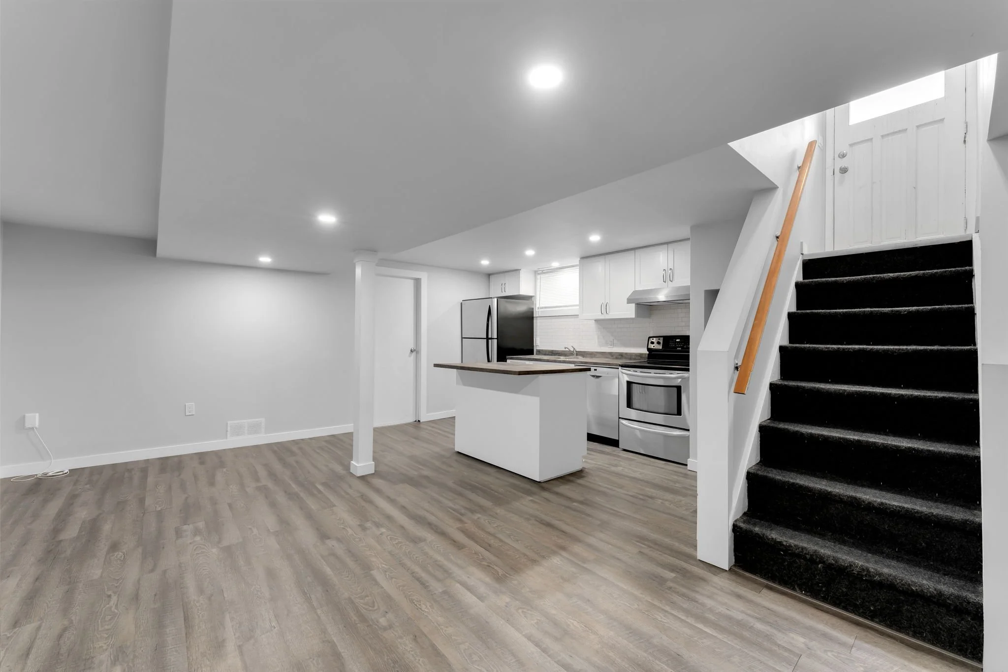 9-web-or-mls-720-selkirk-rd.jpg