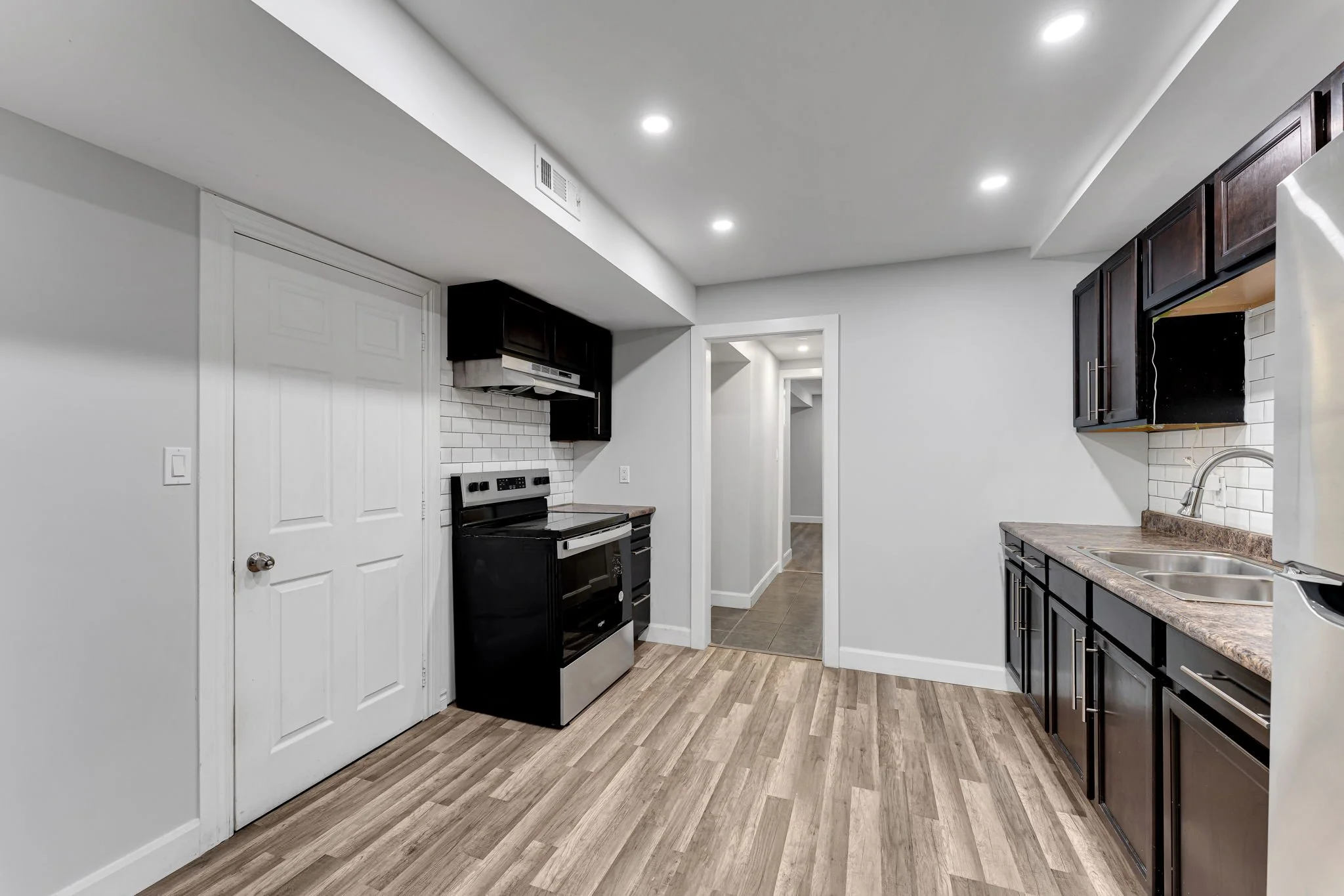 18-web-or-mls-876-beaconhill-ct.jpg