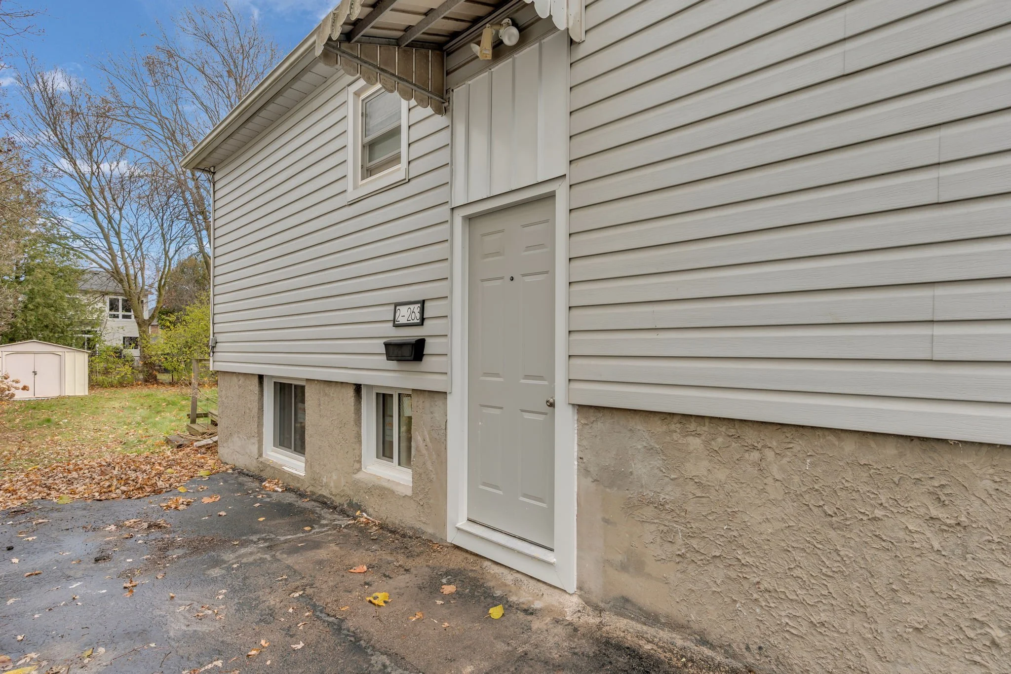 263 College Street, Unit 2 (Room rentals, 2 Available)