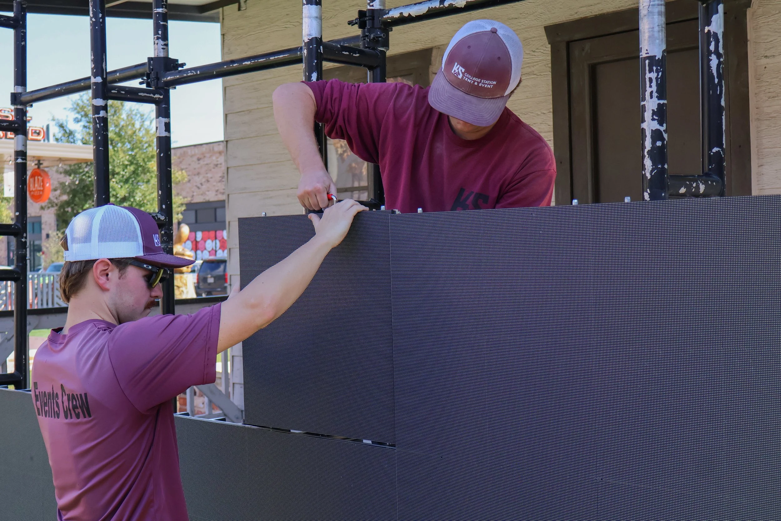 What to Expect on Event Day with an LED Screen Rental