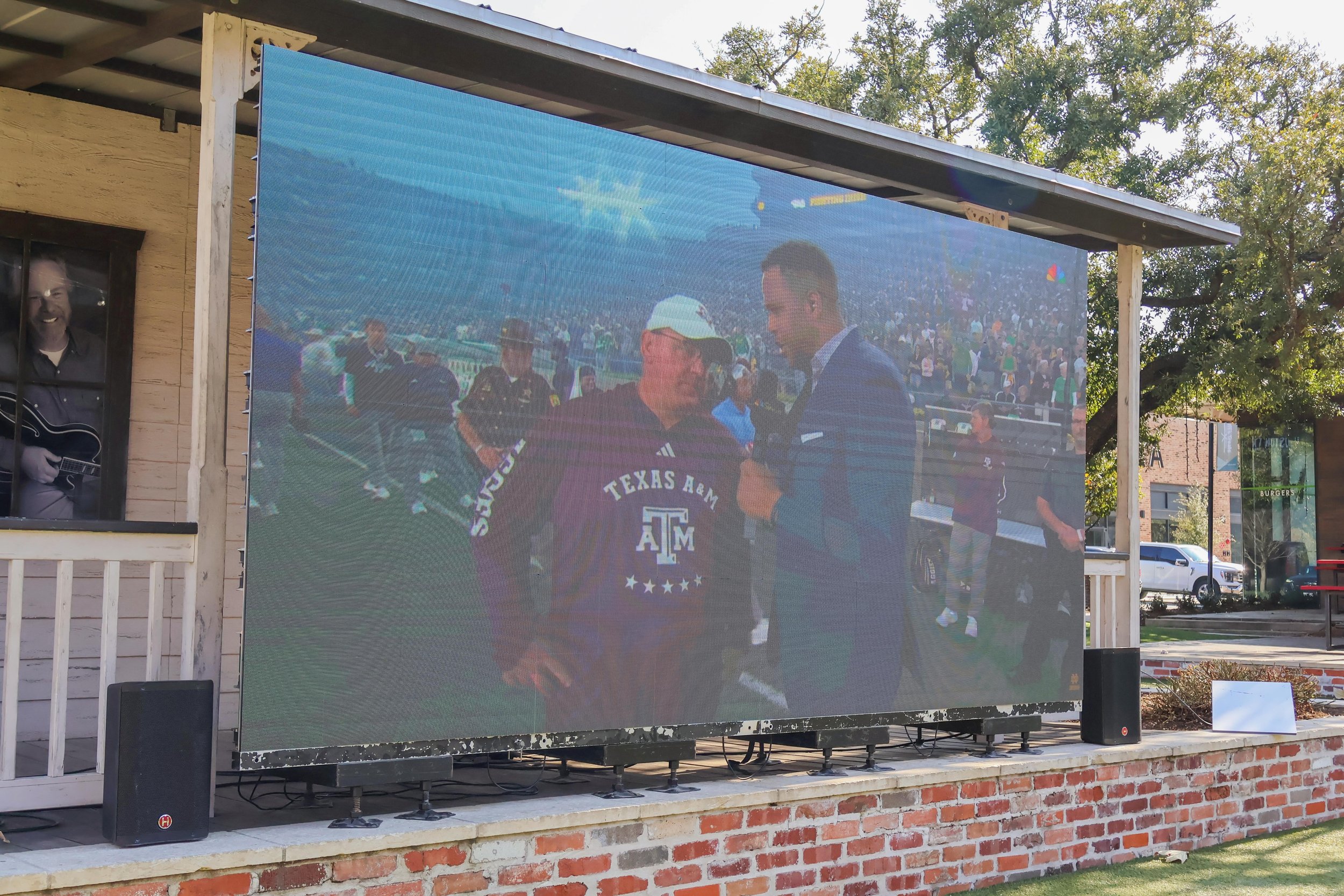 When Should You Book LED Rentals? A Simple Timeline Guide