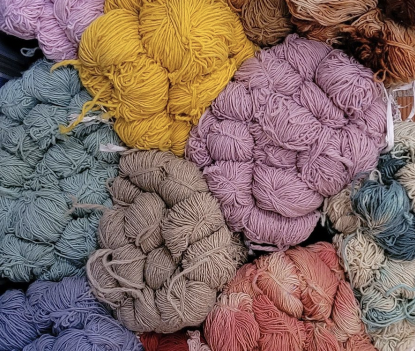 dyed yarn showing abrash