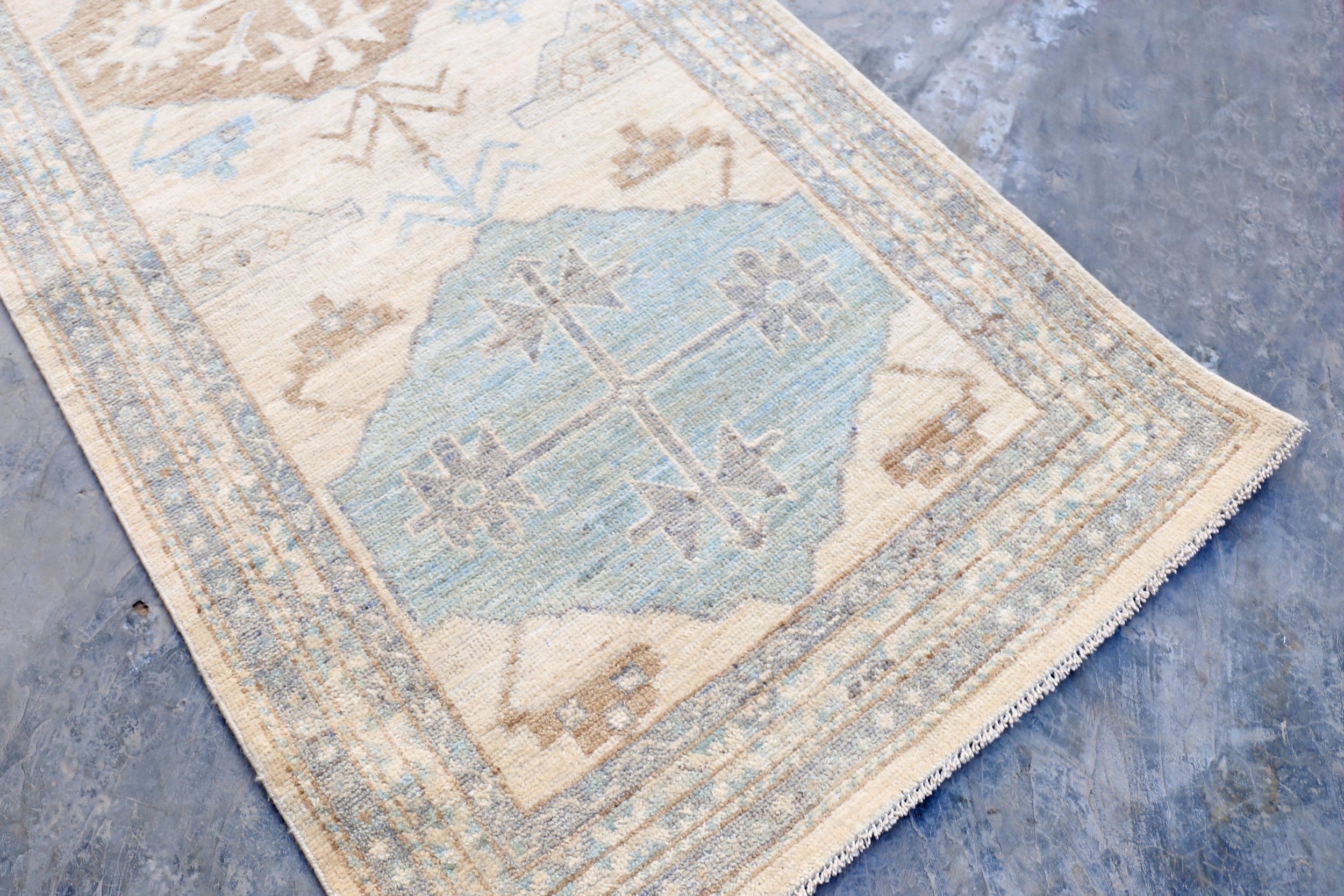 oushak-neutral-wool-rug-runner-kr503-border.JPG
