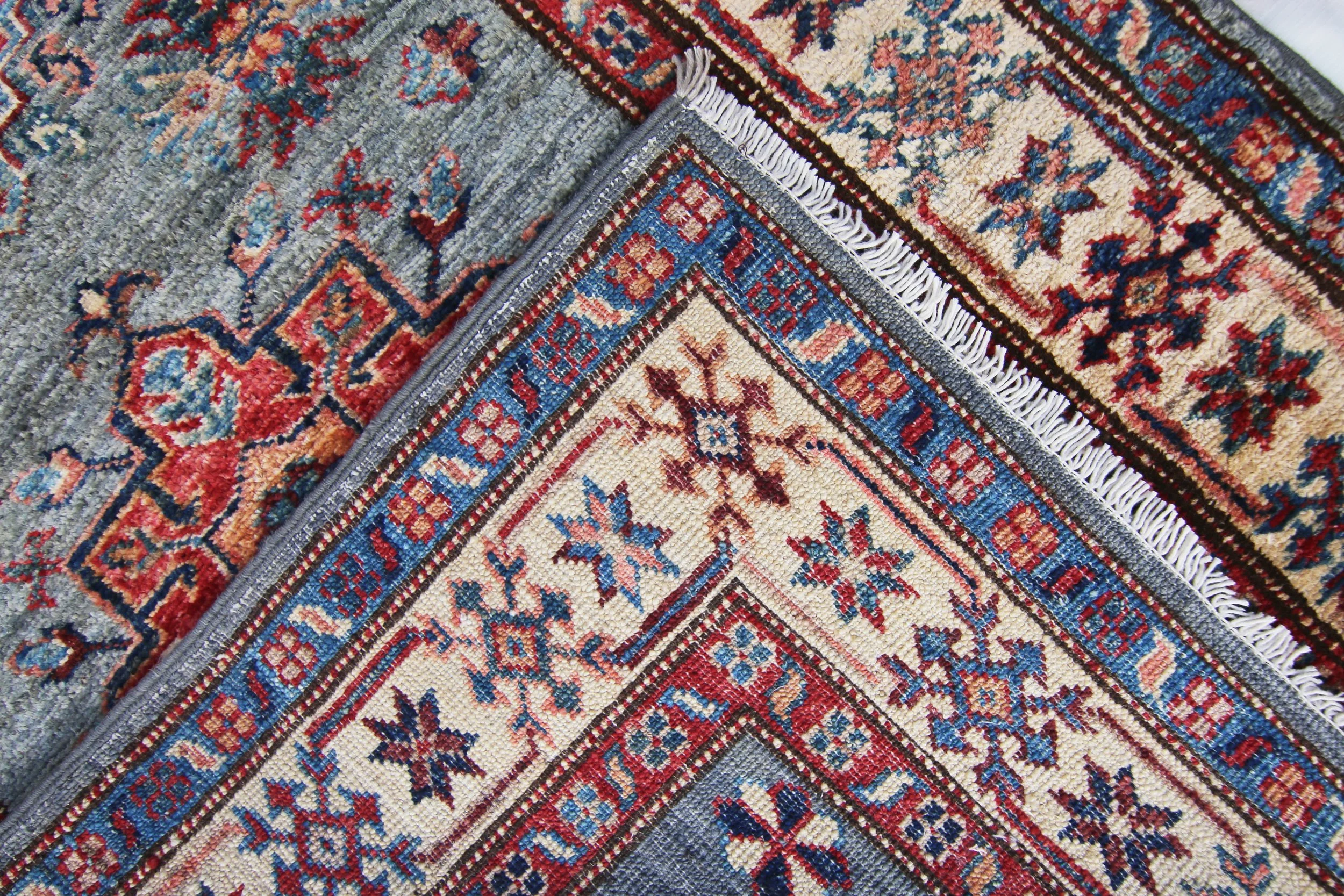 kr500-contemporary-tribal-wool-rug-knots.JPG