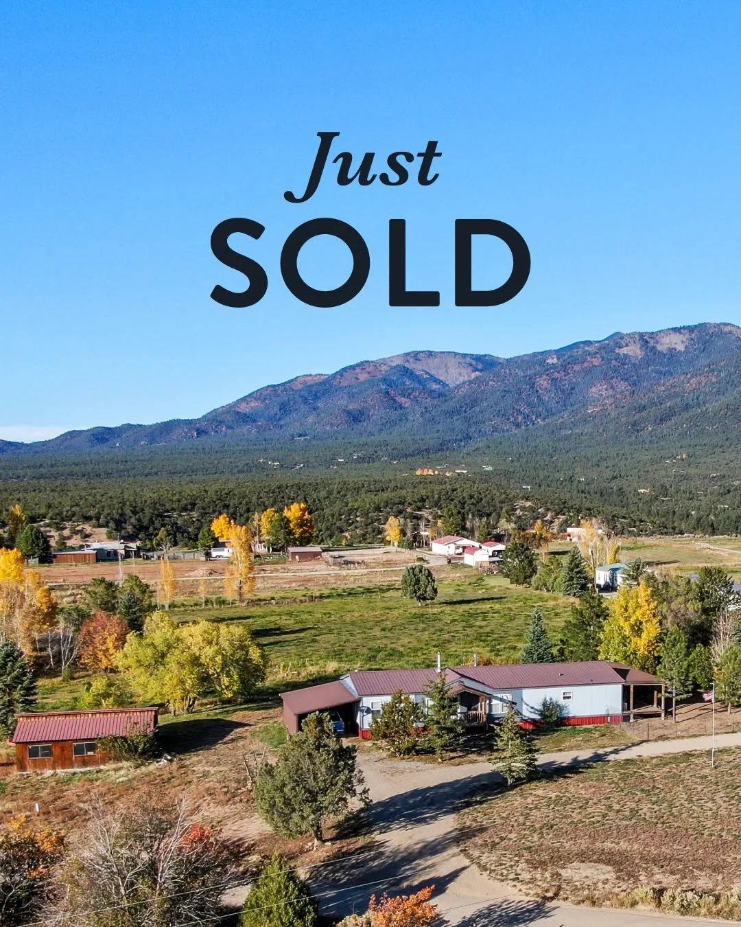 Sweet ranchette in DesMontes neighborhood just SOLD! Congratulations to the new buyers of this well cared-for 3bd/2Ba home 🔑
