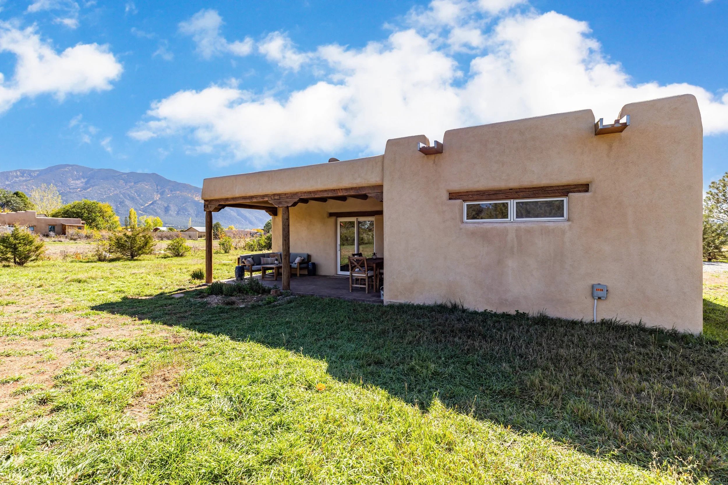 512B Hondo Seco Rd