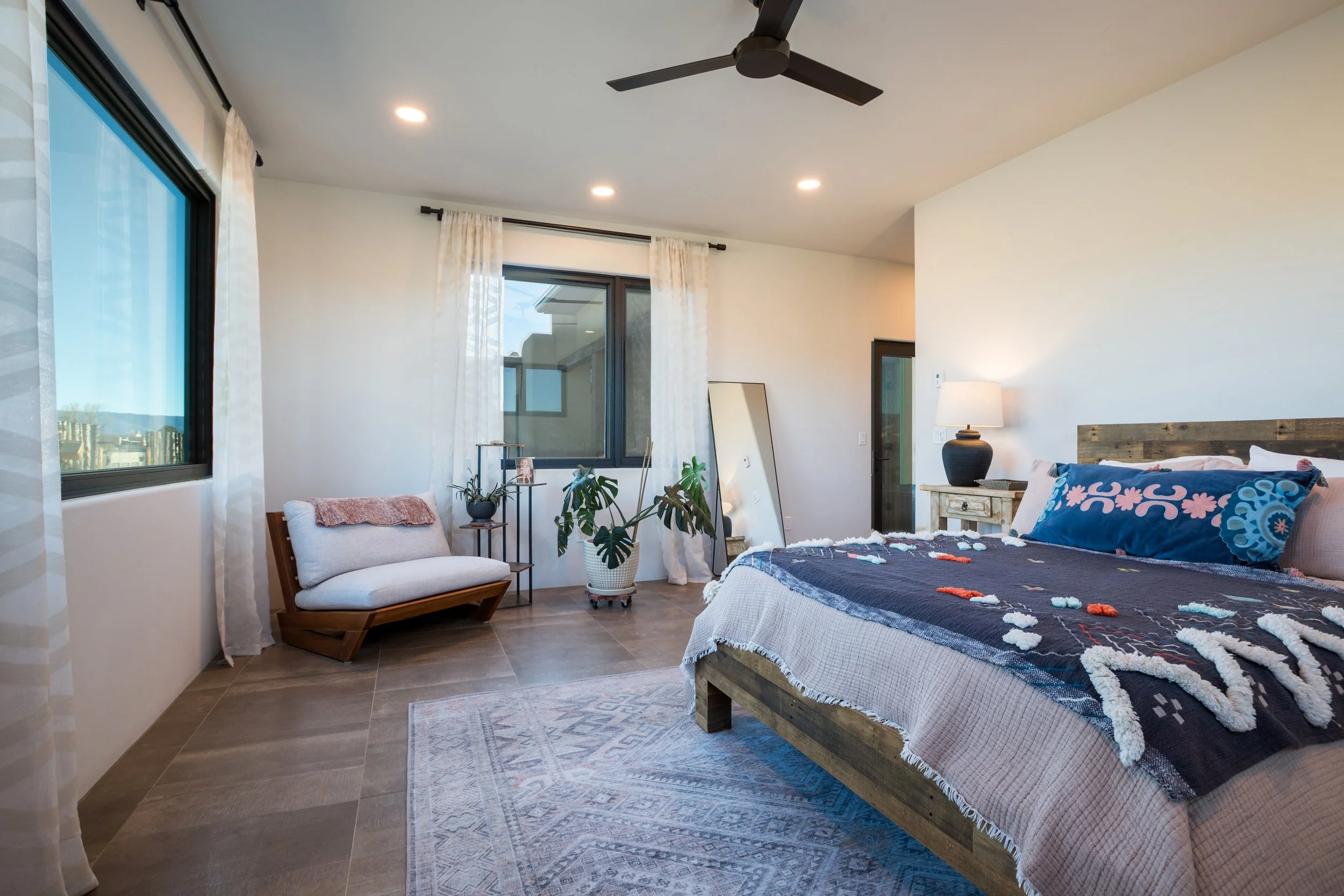 FOTOVAN.com_(026) 177 Upper Colonias_.jpg