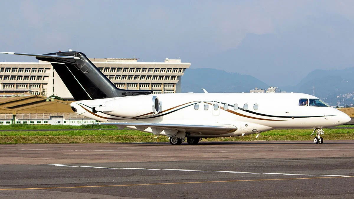 New Birds: Hawker 4000 (currently in disassembly in Singapore)