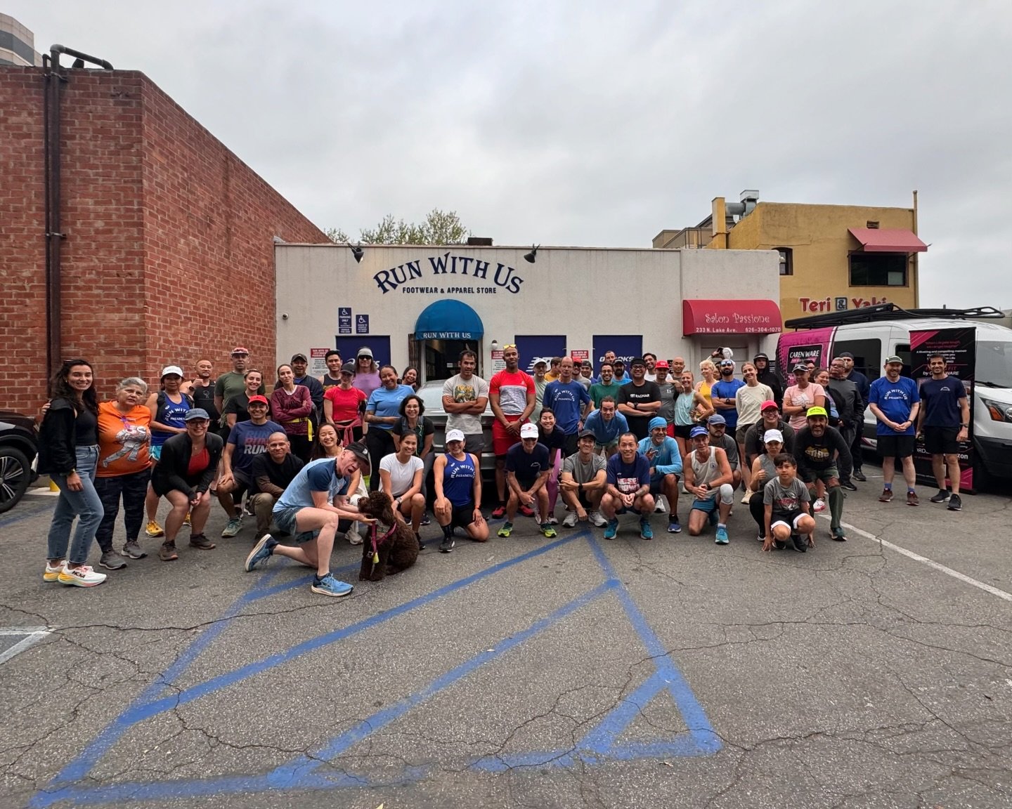 These temps are heating up and so are our Monday Fun Runs! Grab a friend and kick off the week with us tonight for our weekly 4 and 6 milers!! 

Here are the run details:
➡️ Location: Run With Us Parking Lot (235 N. Lake Ave)
➡️ Time: 6pm
➡️ Distance