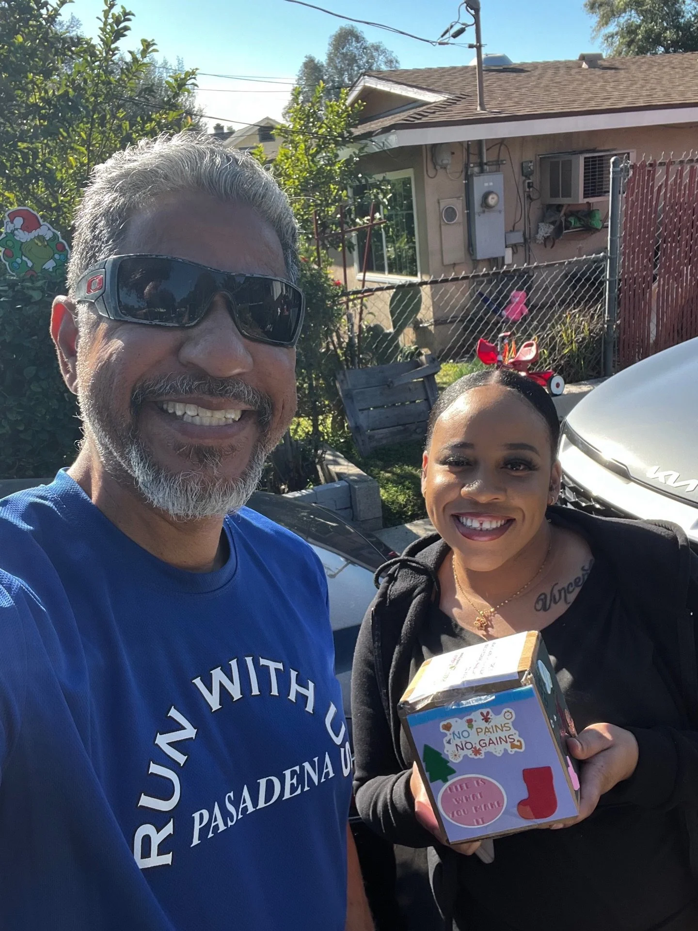 Another donation we&rsquo;re extremely thankful to have been able to be part of is donating 40 pairs of shoes to @foothillfamilyorg in Altadena. Special shoutout to Armand for helping hand out goodie packages along with the shoes. 

Foothill Family e