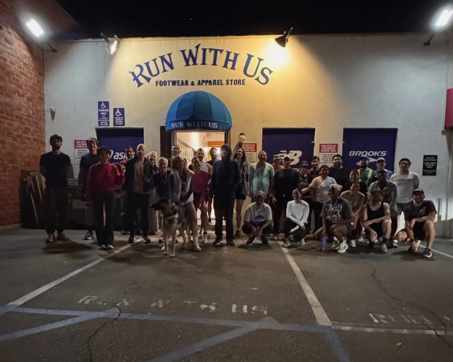 Monday Fun Run w/ HOKA | Join us and our friends from HOKA as we kick off the week with a run/walk!! We also have extra perks for anyone looking join our walking group.

Walking Group Perks:
🥳 After 10 walks-Free RWU top
🥳🥳 After 20 walks-A $25 RW