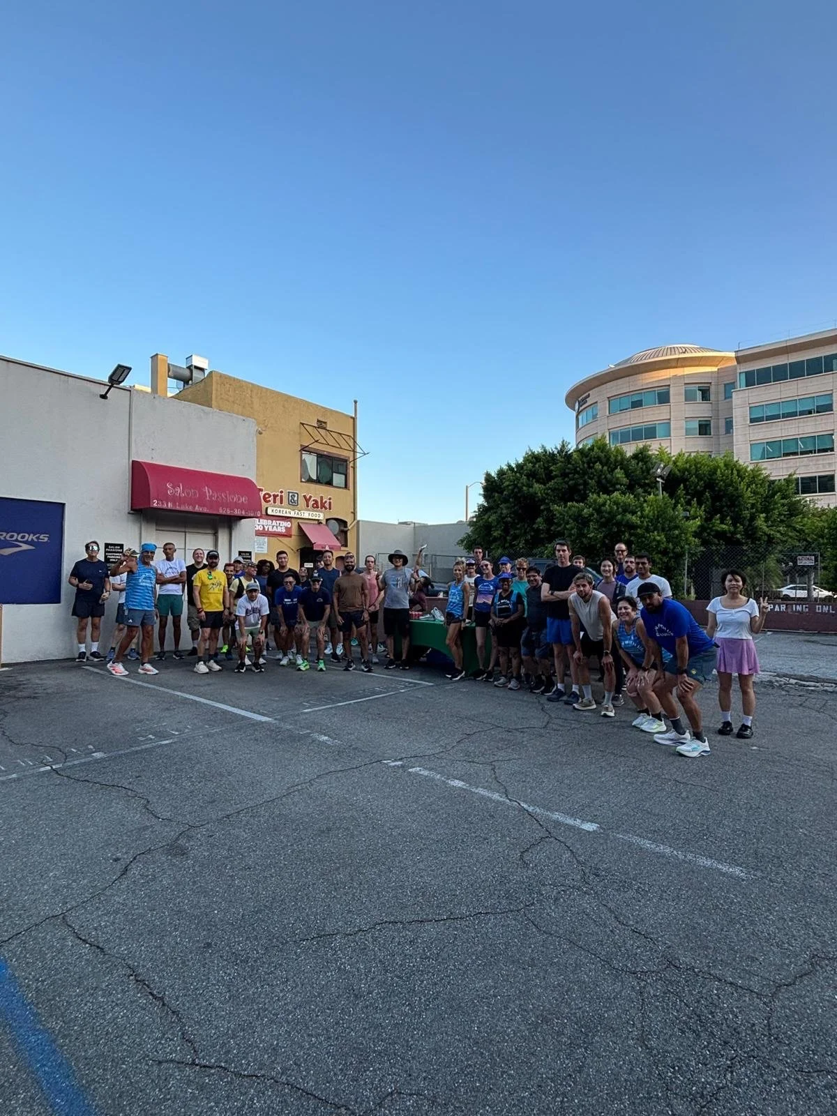 Monday Fun Run w/ Puma and VFE | Congrats to everyone that participated in the Bimbo race this past weekend at the Rose Bowl! We&rsquo;re in for another toasty week but not better way to start the week than with a run or walk with friends! 

Our frie