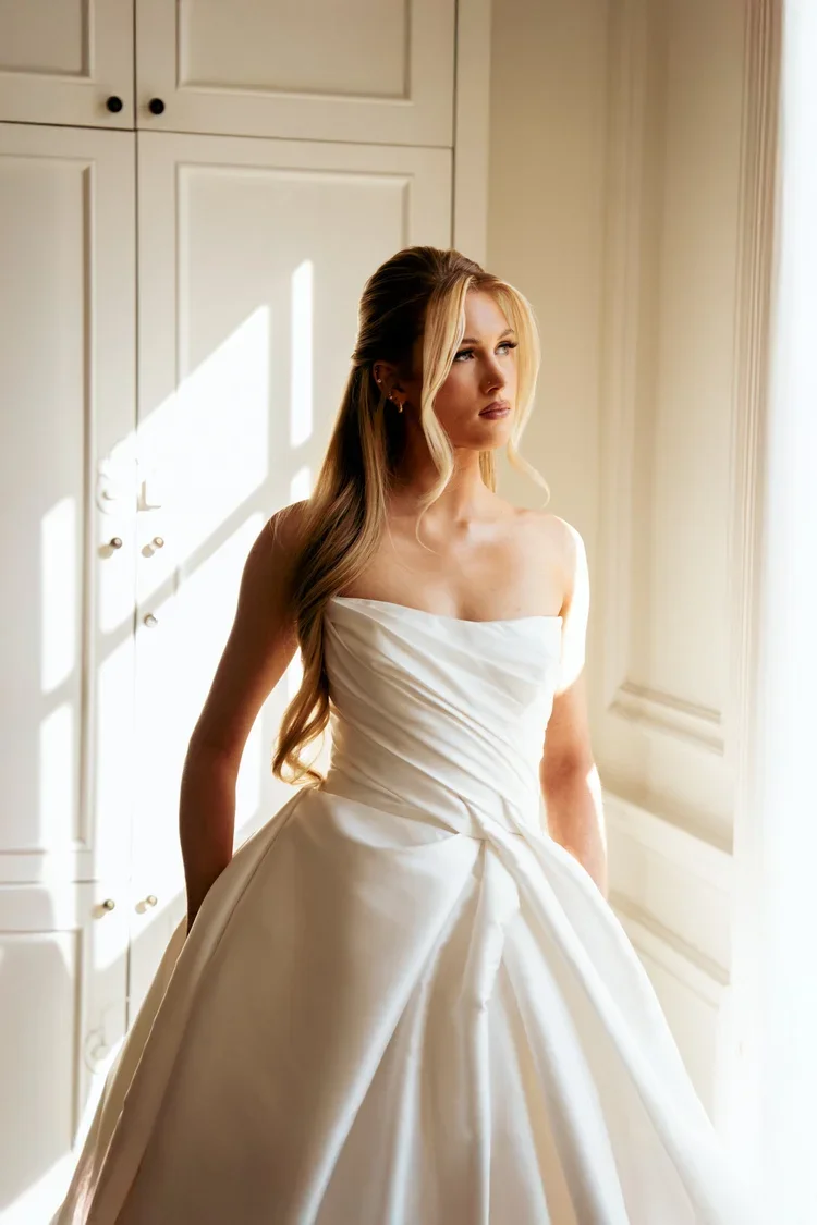 Bridal makeup and hairstyle before ceremony.webp