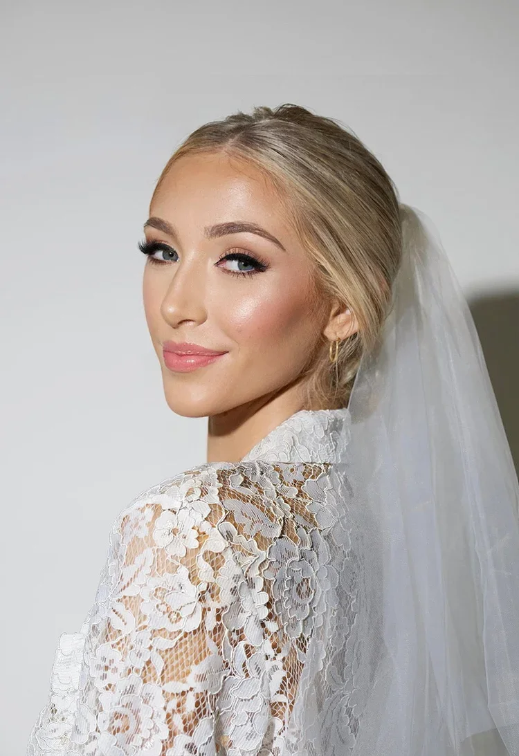Bride with luxury bridal glam and hairstyle