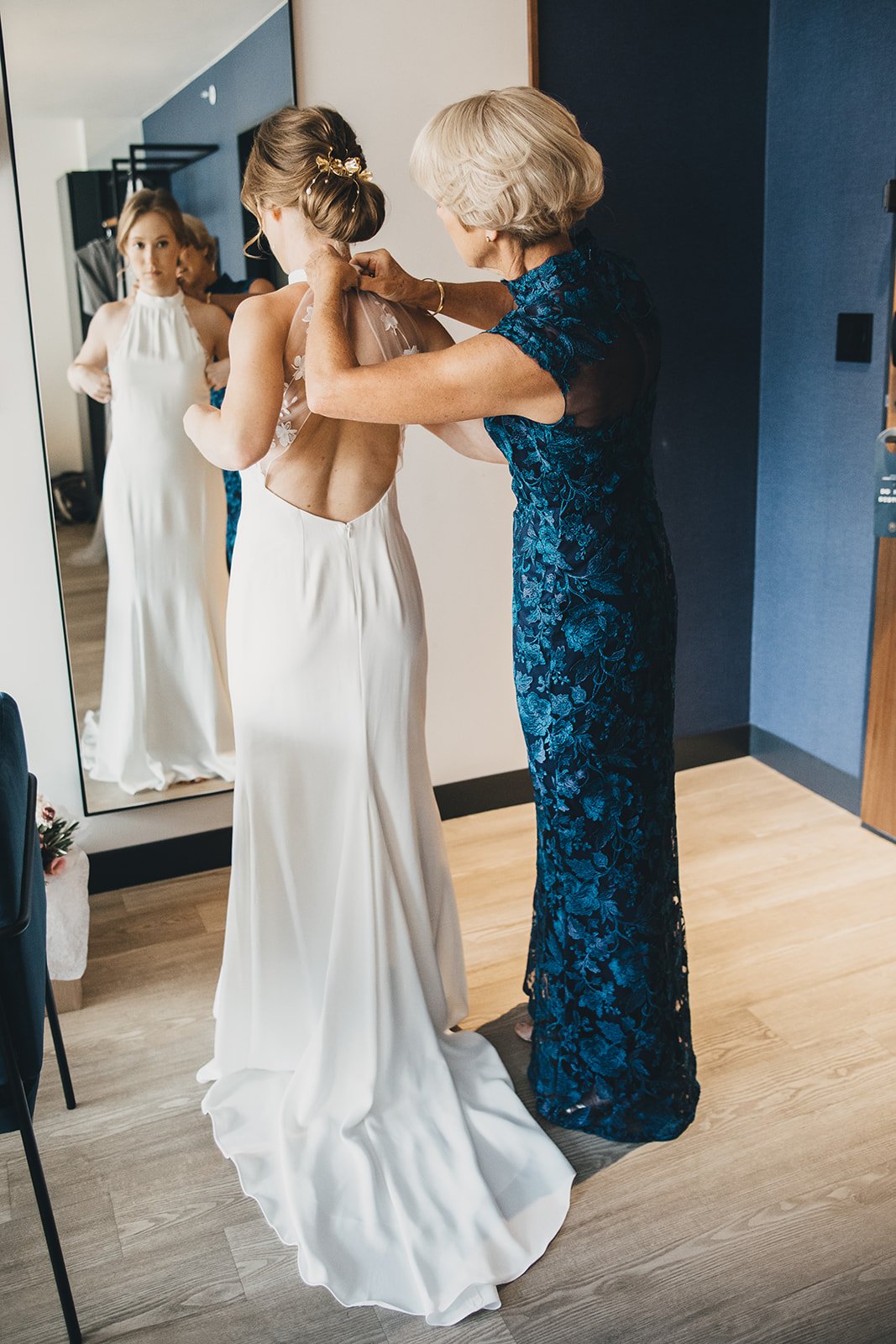 Catherine_Ben-Getting-Ready-Hers_ToW_20221008-27_websize.jpg