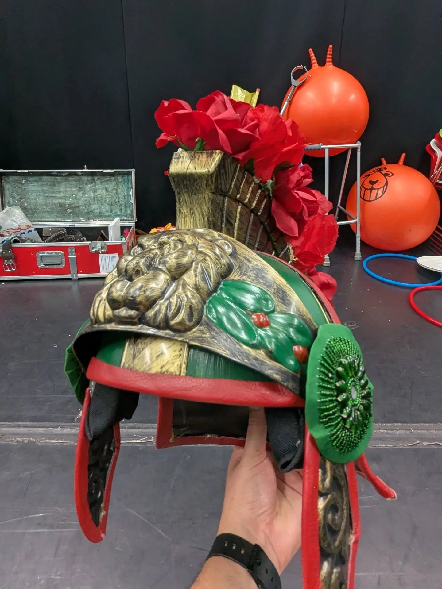 Happy #internationalclownweek everybody!

We are back in rehearsals today ahead of our show at #fosterfest in Hull.

Excited to be back out in the Helmets.

#colosseumofchaos #clownshow #gladiators