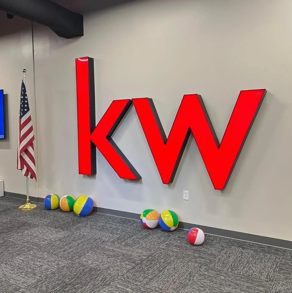It was a joy to spend some time at @kellerwilliamsrealtyacadiana last week talking SEO and Google optimization with some of their agents. Thank you for having me!

erinthomascreative.com