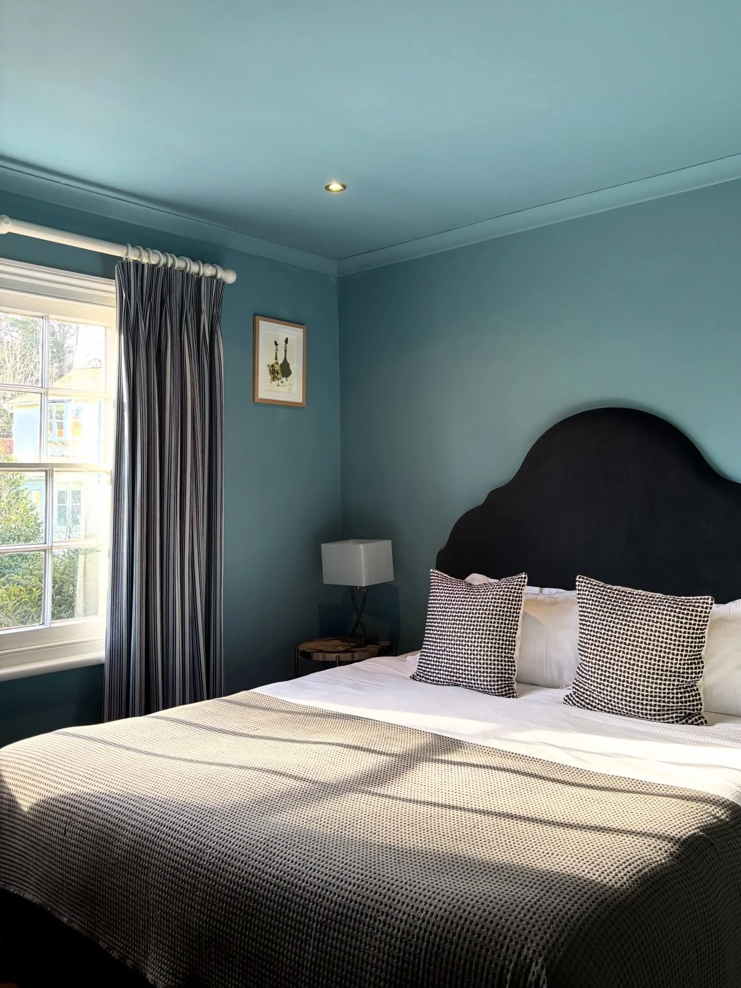 Afternoon sunlight spilling into one of our favourite bedrooms ☀️🛌

Looking for somewhere to stay this summer? We have eight cosy boutique bedrooms here at The Flowerpot - just waiting to welcome you 🤗

We also have some remaining availability for 
