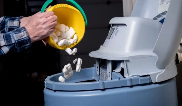 Gunther Answers: How Does Salt Work in a Water Softener?