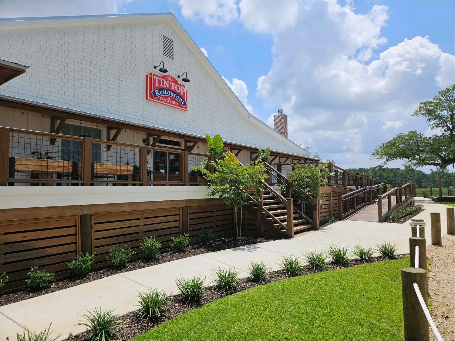 The Tin Top Restaurant &amp; Oyster Bar