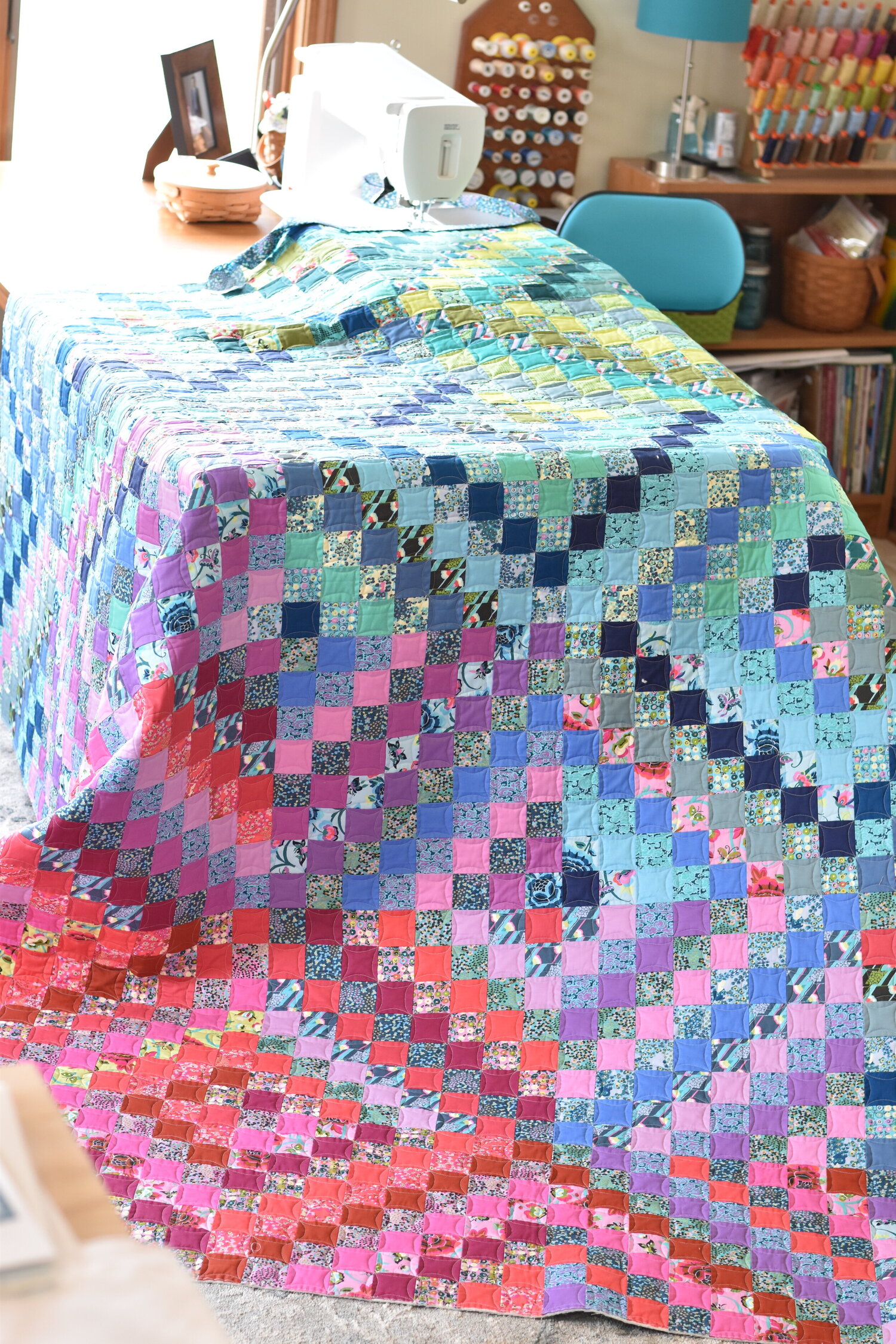 Scrappy Natural Beauty Quilt {Scrappy Trip Around the World} — Material ...