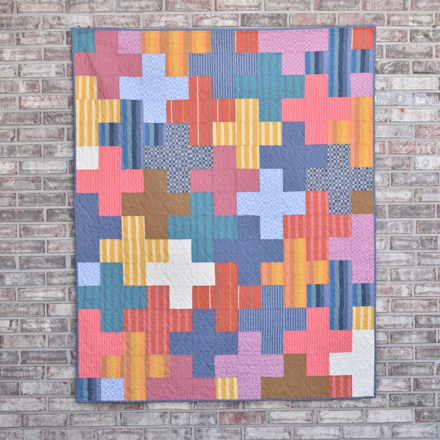 I just realized that I never shared my finished FQ Plus quilt from the QAL!  Here she is and I LOVE her! ⁠
⁠
Fabric is Warp &amp; Weft Moonglow by @alexiamarcelleabegg and it's such a lovely light weight and drape for summer! ⁠
⁠
So glad to finally h