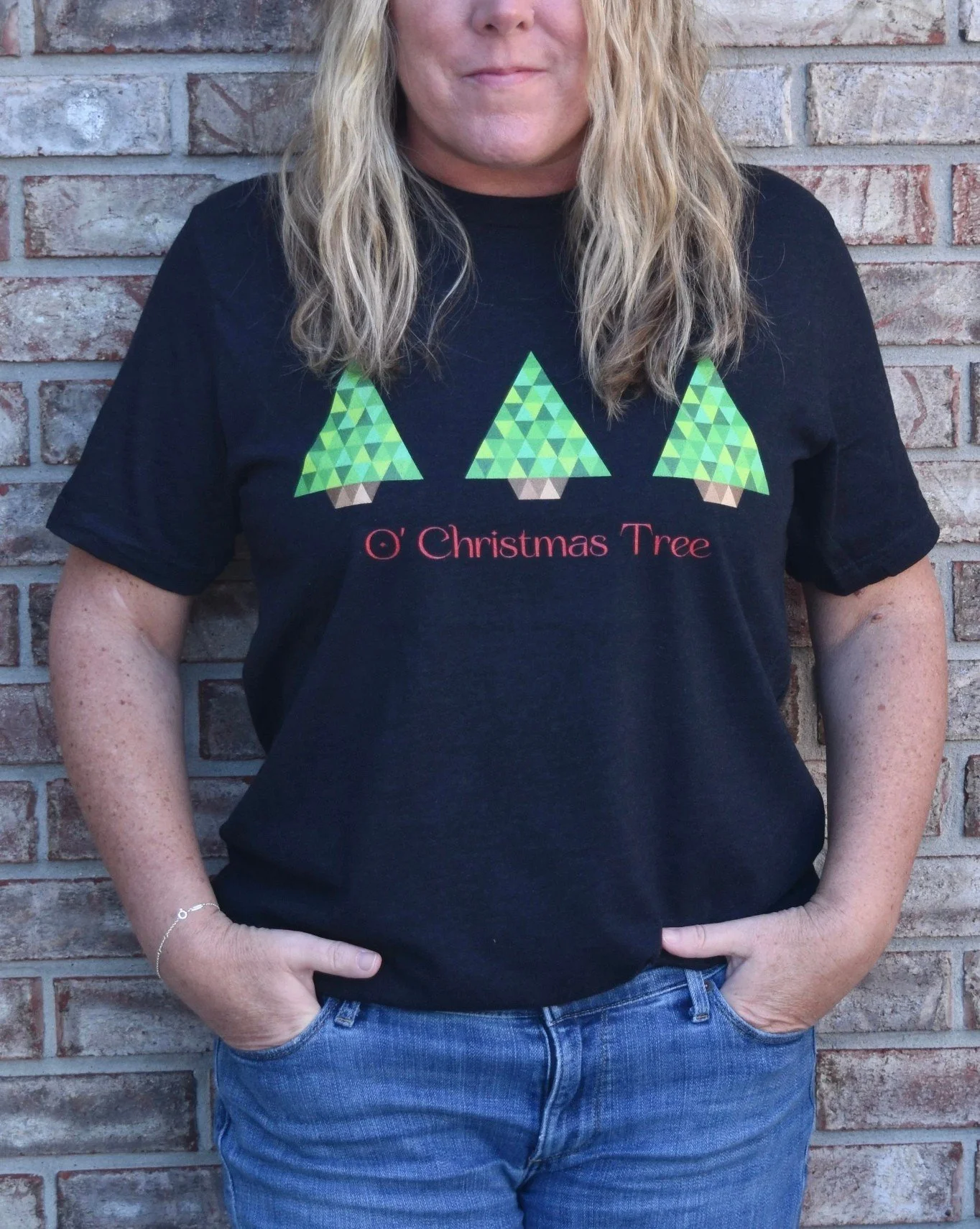 Cute ✅⁠
Cozy ✅⁠
Quilty ✅⁠
Christmas-y ✅⁠
⁠
O' Christmas Tree is checking all the boxes! Available in tee shirt or sweatshirt form and in lots of colors, this design is based on one of my most popular patterns!⁠
⁠
Order by December 11th for Christmas 