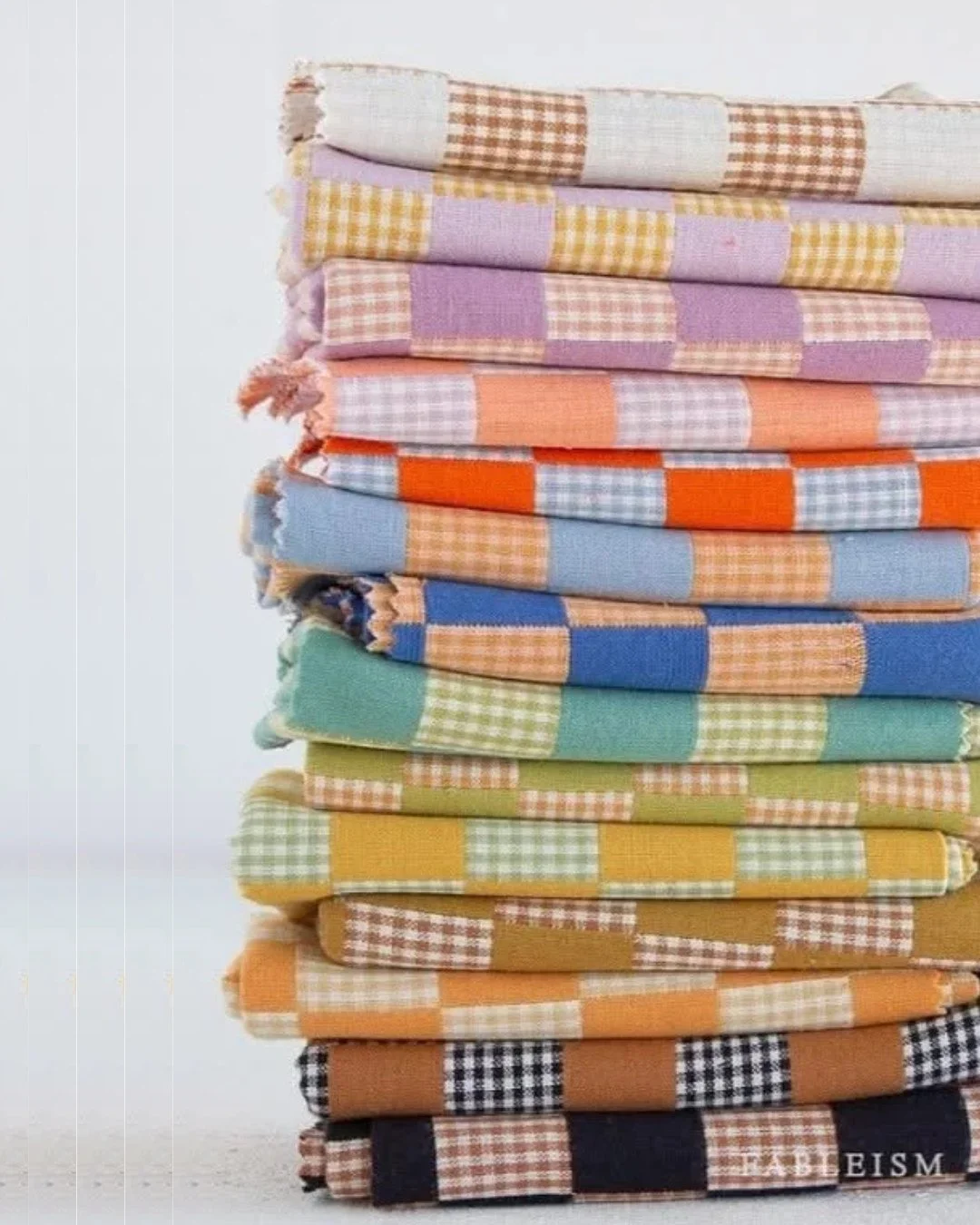 @fableism really has some gorgeous fabrics😍 I loved making my Checkmate quilt with this collection. You can find the quilt tutorial on my site and make your own today! This is a great beginner friendly quilt tutorial.