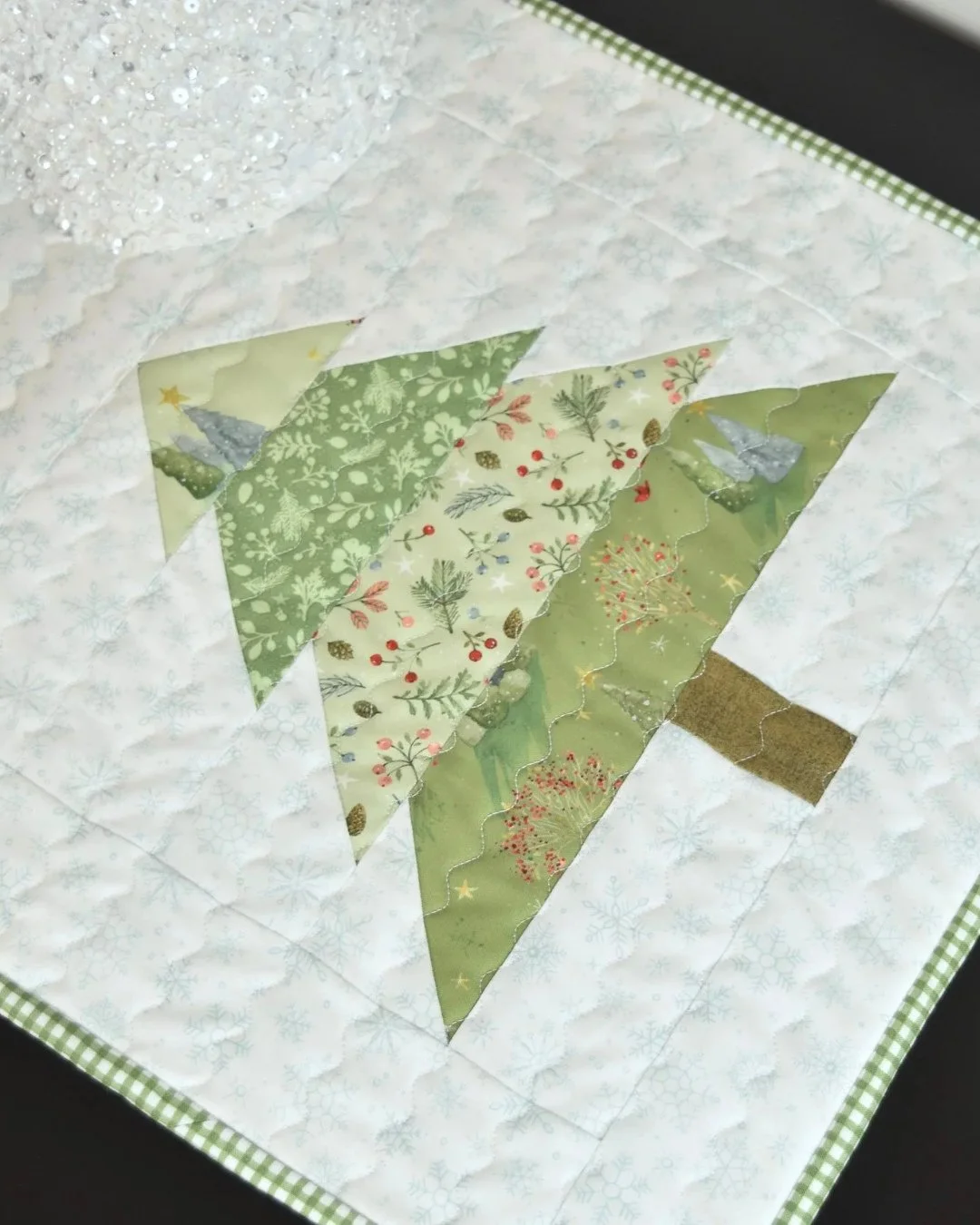 Being a quilter is funny because it's definitely not Christmas most of the year and yet, if you walk into my sewing room it's somehow always Christmas...⁠
⁠
😂 tell me it's not just me!⁠
⁠
Anyway, if you want to make sure Christmas is forever in your