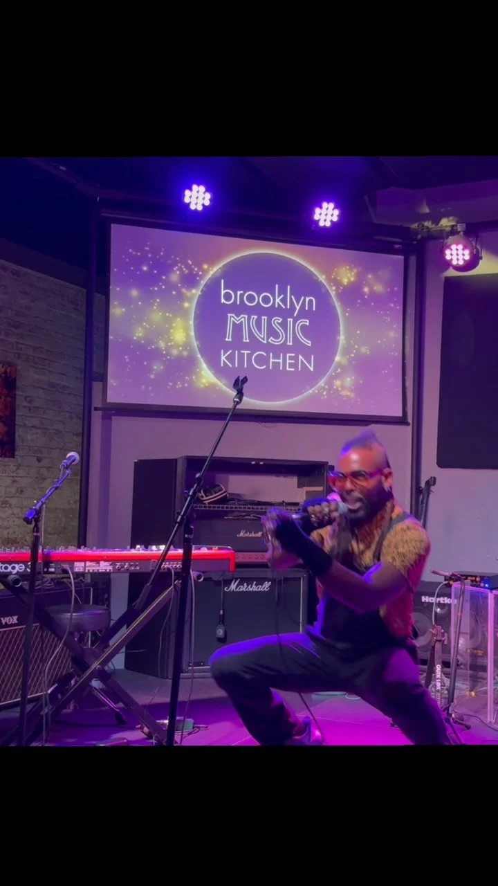 I WAS “DOIN’ IT” @brooklynmusickitchen Last Night and OOOO, I Think They Ready For The Record!!
π¨ “IN THE MIDDLE” DROPS FRIDAY 08/29/25 π¨
π¨ Produced & Written by: ERIC AZ & @onyirv π¨
Recorded: @musicgoals