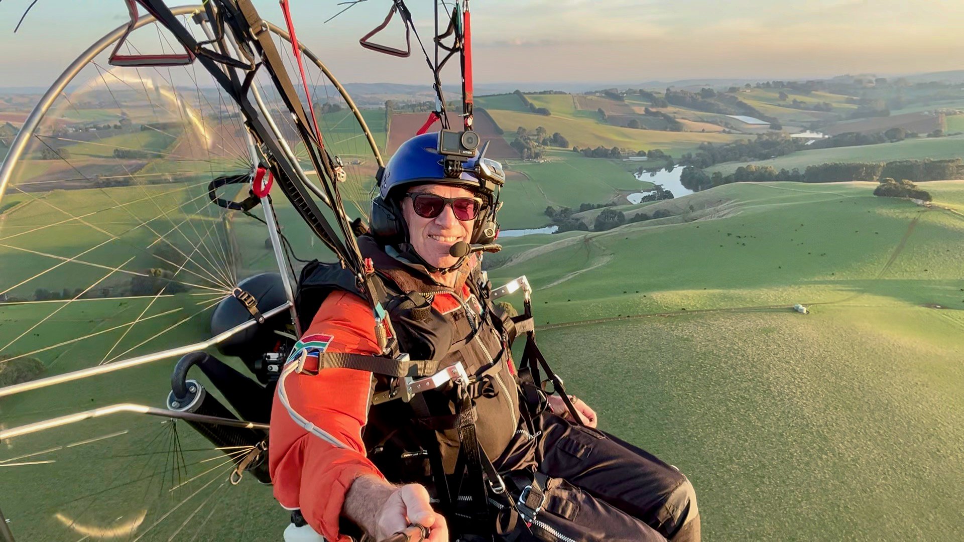 Paramotoring at Yarragon - Hannes & Stuart