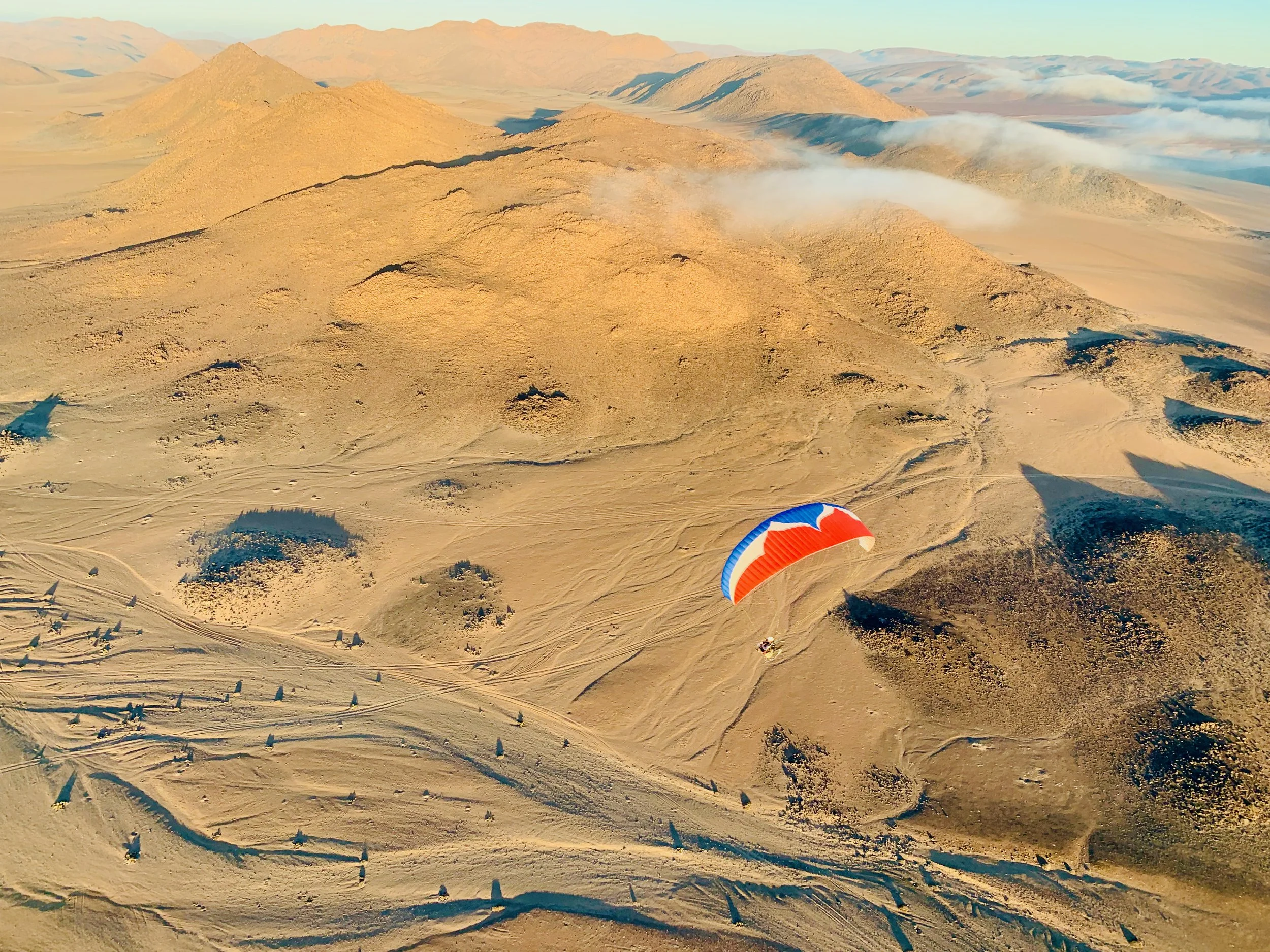 Messum Crater paramotoring
