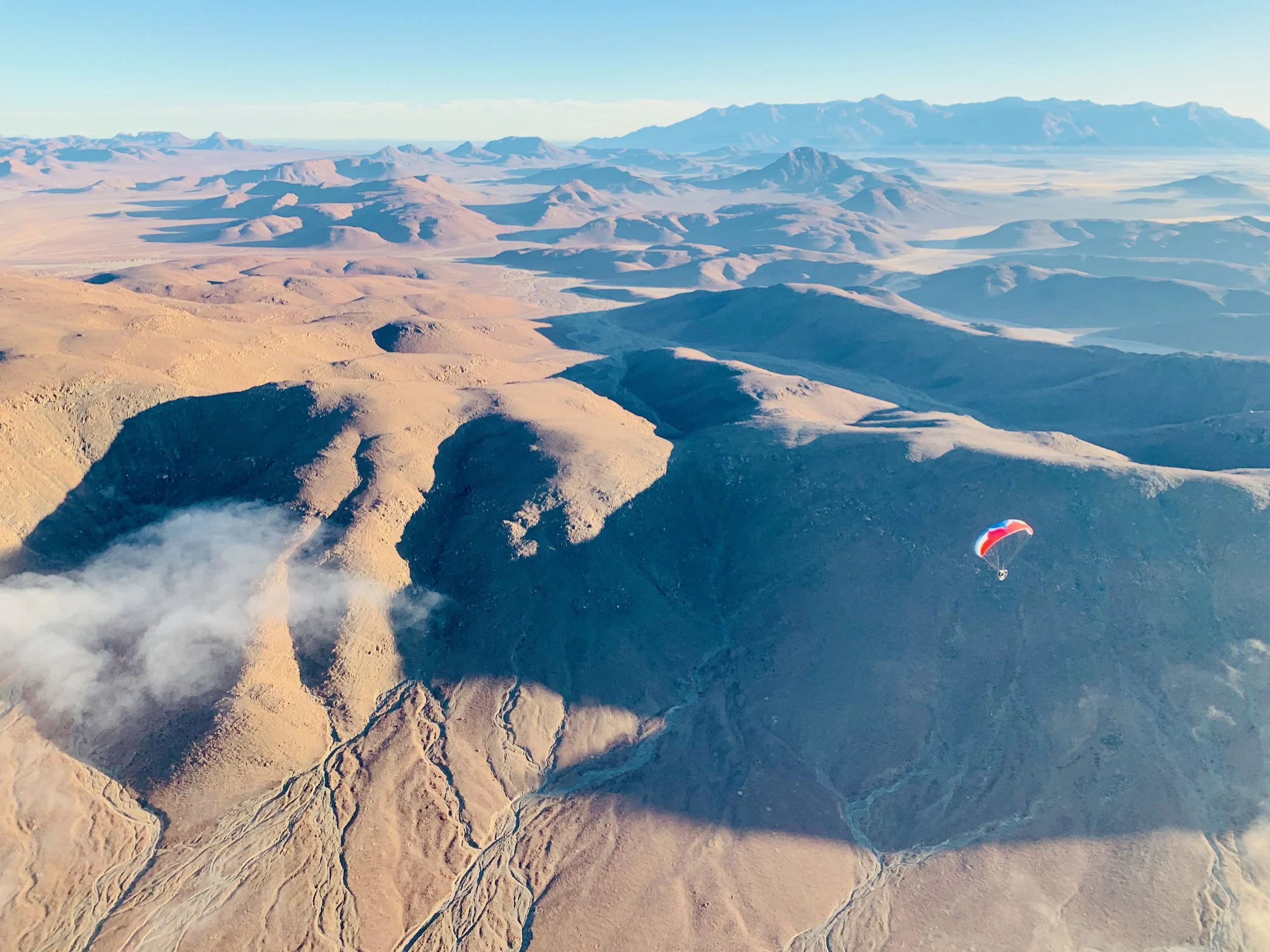 Messum Crater paramotoring