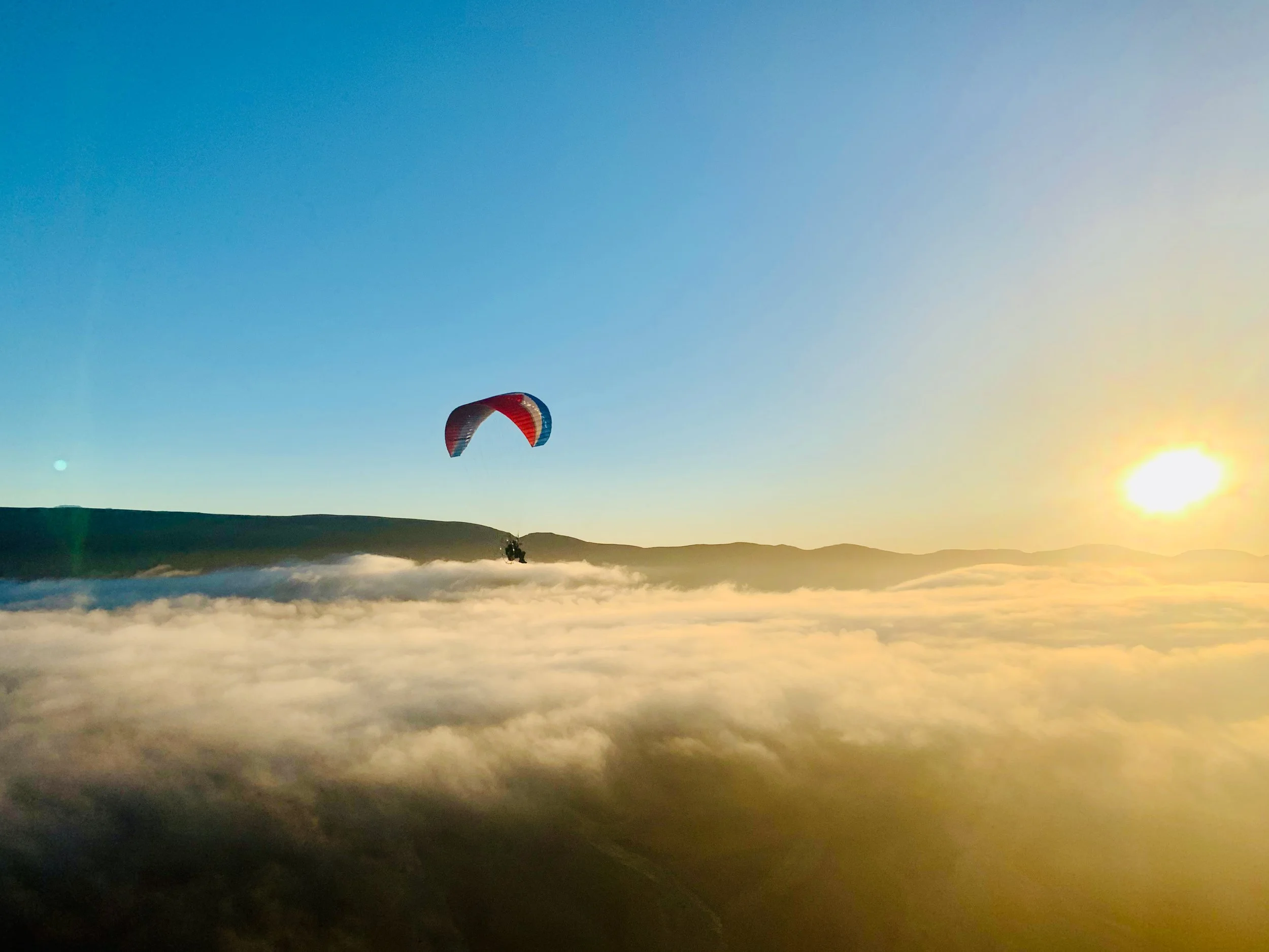 Messum Crater paramotoring