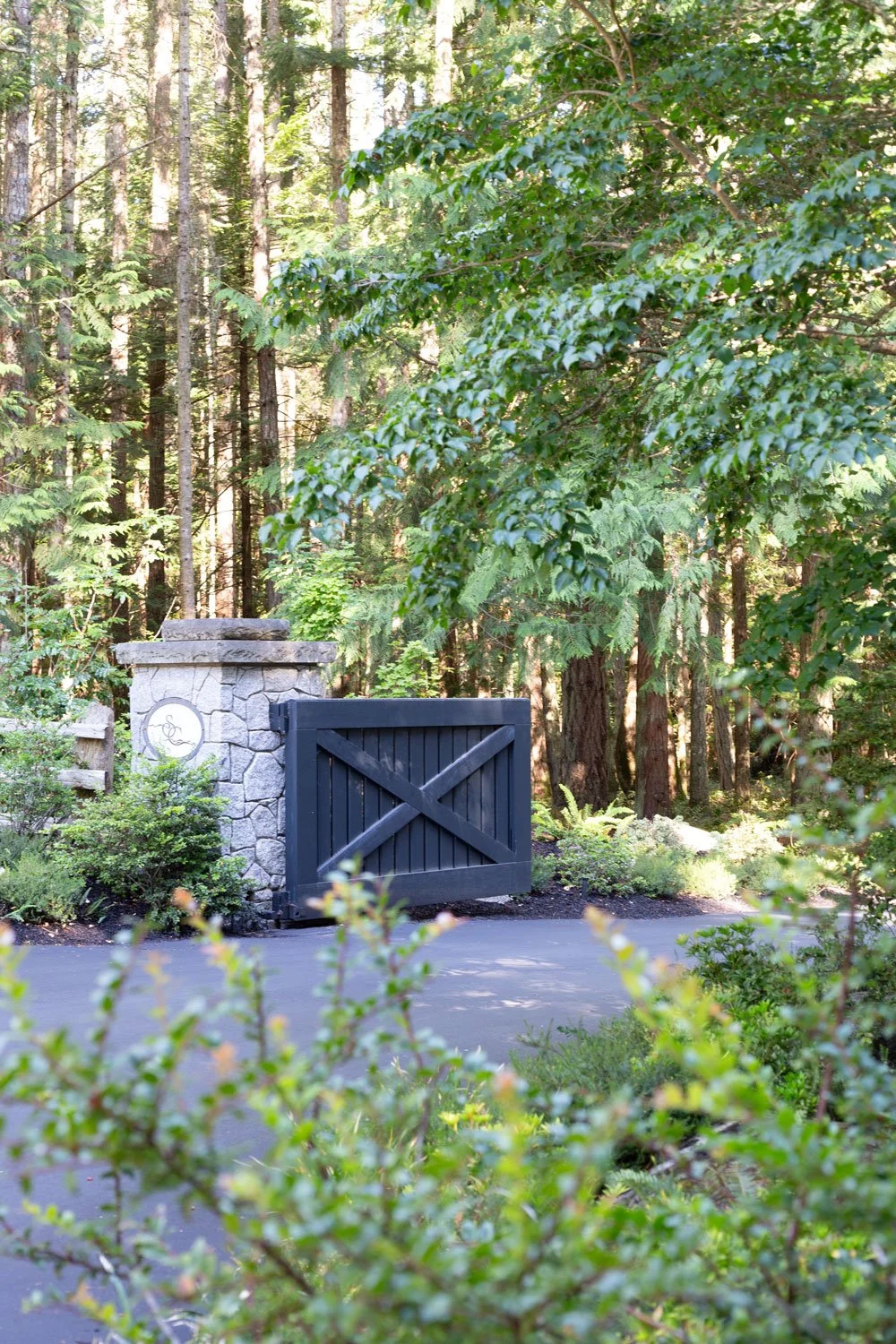 residential-forest-landscape-entry.jpg