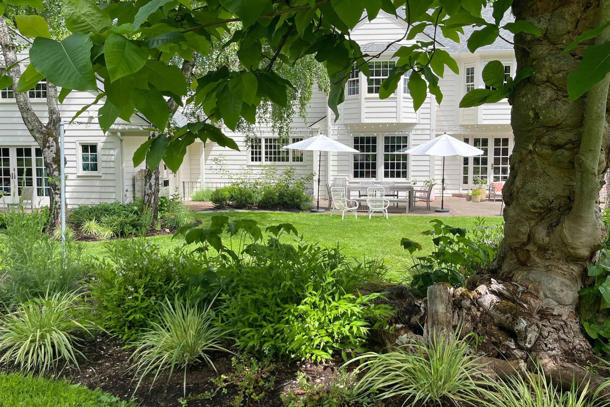 traditional-estate-garden-landscape-portland.jpg