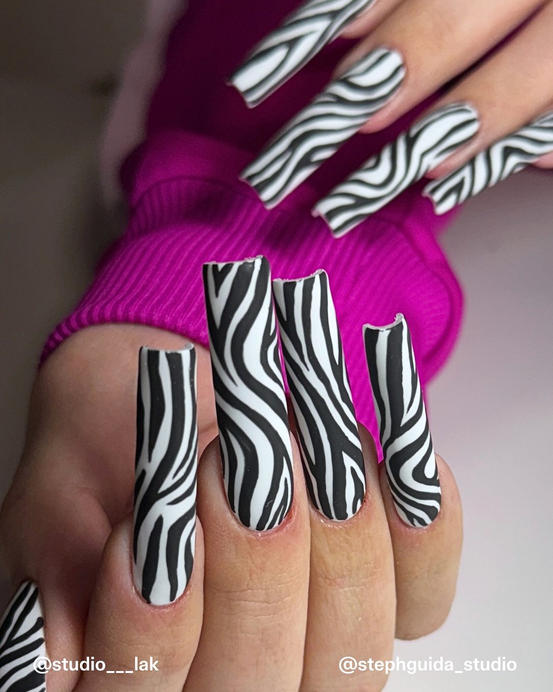 @stephguida_studio doesn&rsquo;t know how to stop slaying 🤯😱
We love some animal print especially in the spring 🌺

Nails by @stephguida_studio 

Check out @studio___lak for more inspo

#zebranails #xxxlnails #nailart #montrealnails #mtlbeauty #stu