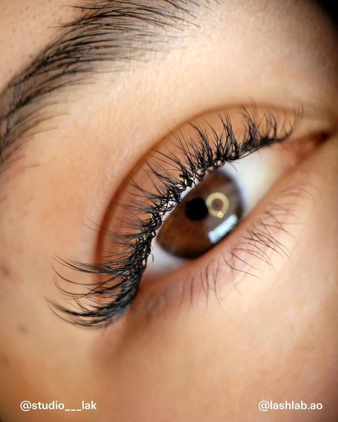 We&rsquo;re so excited to welcome Alondra (@lashlab.ao) to the salon! She specializes in lashes, brows, and permanent makeup, and is now taking clients here.

If you&rsquo;ve been thinking about enhancing your lashes, shaping your brows, or exploring