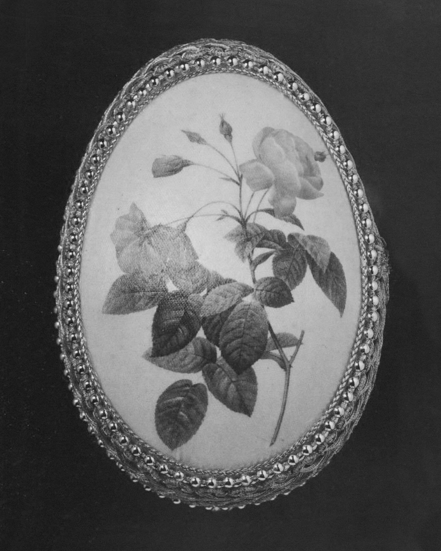 🥚🌹🥚🧺🥚🌸🥚🧷🥚&hearts;️

Wild how much creativity the egg has inspired throughout the ages 🪺 All crops saved from Internet Archive #AllKinds_Inspiration
